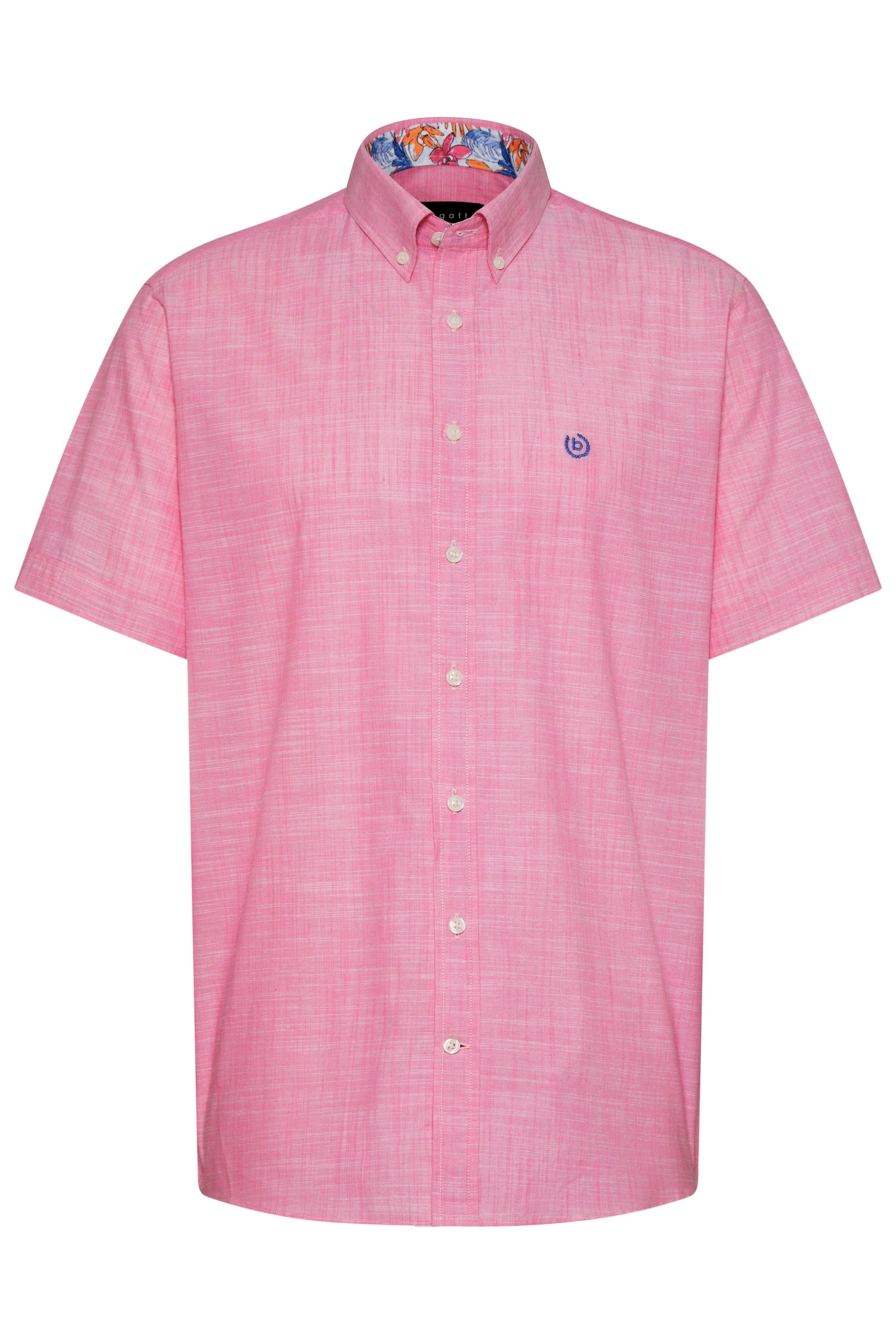 Roze bugatti overhemd met korte mouwen, button-down kraag en bloemig binnenpatroon, busteweergave.