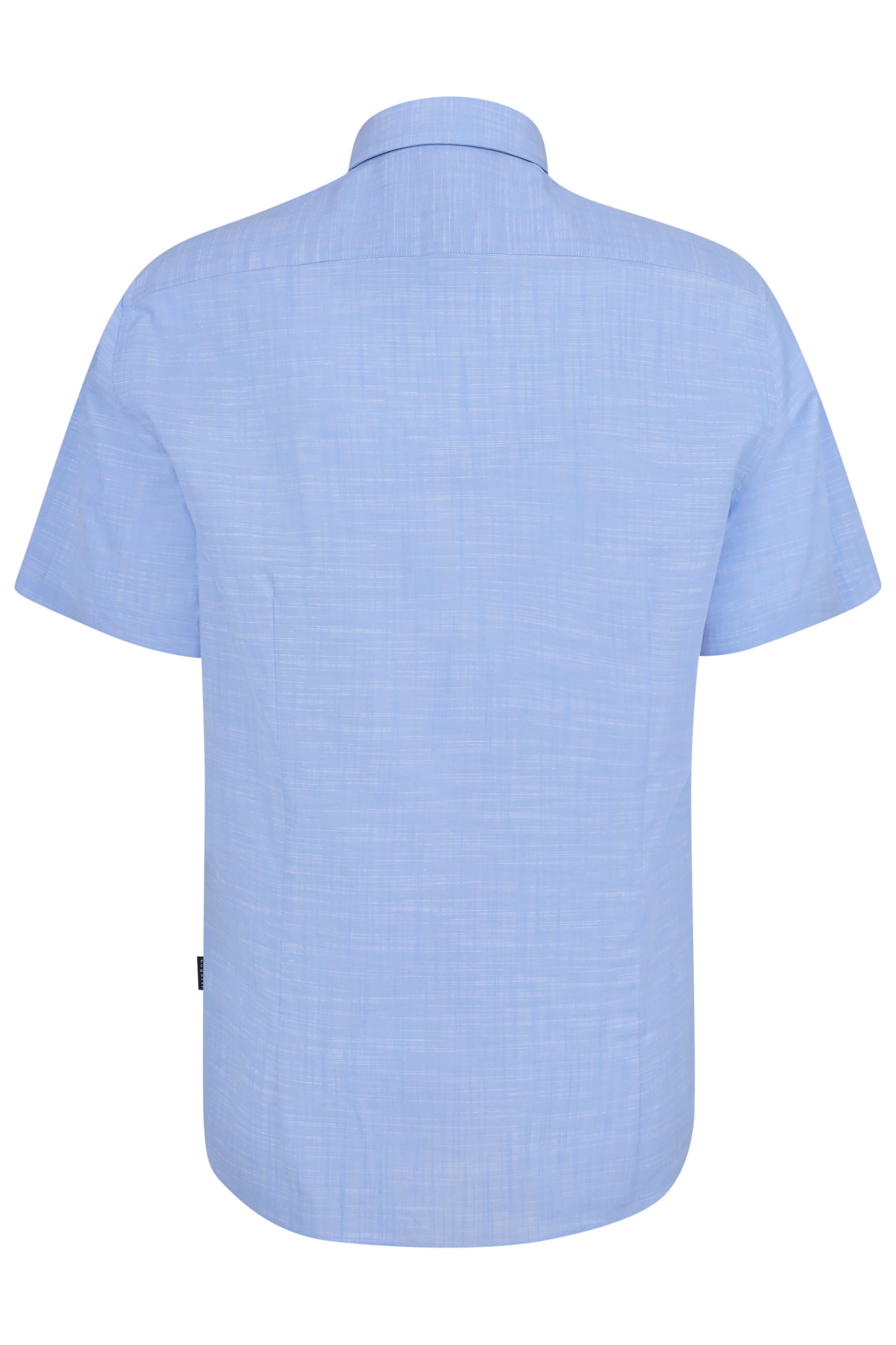 Hellblaues Kurzarmhemd von bugatti, Büstenbild, schlichtes Design, eleganter Look.