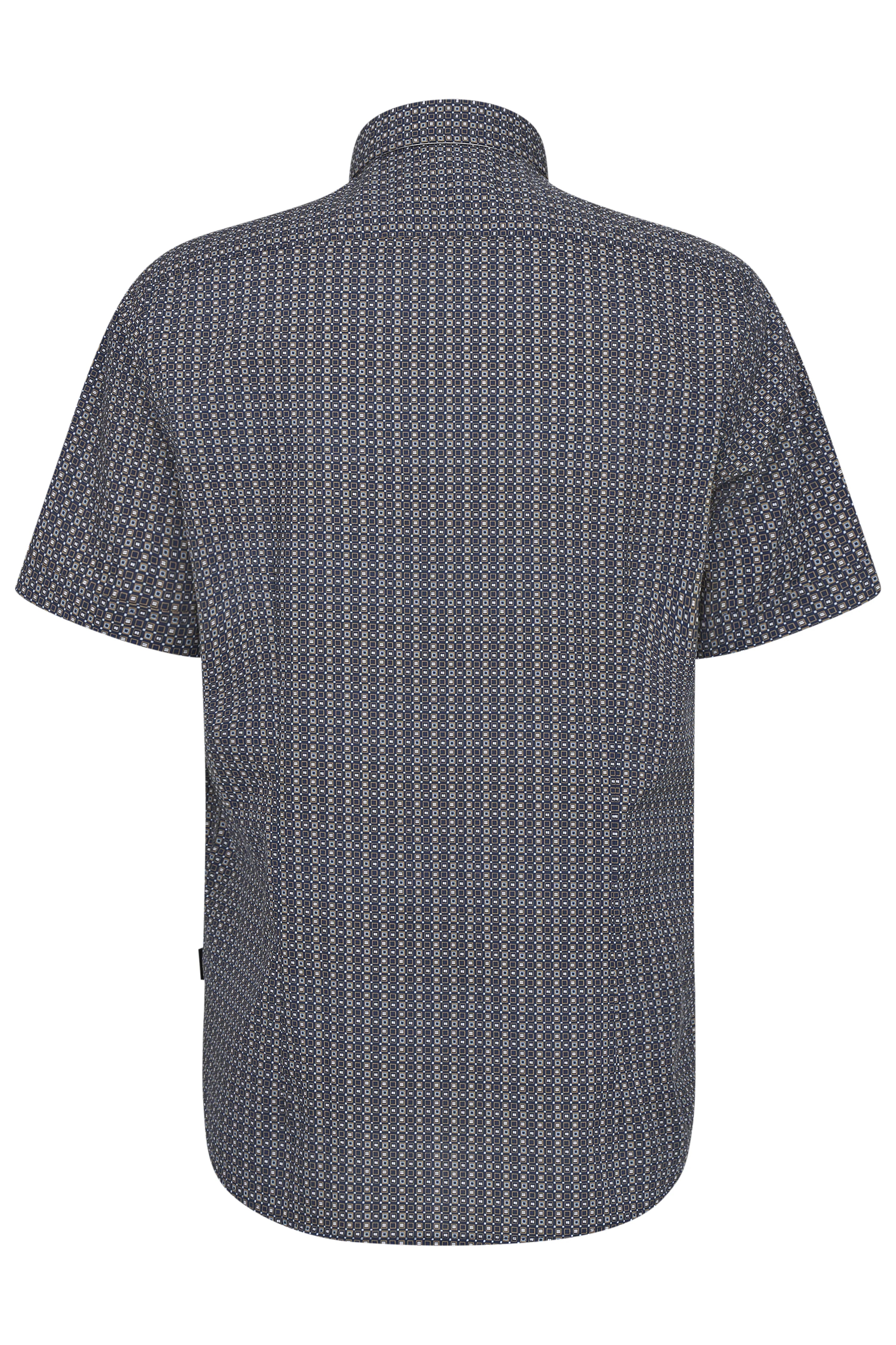 Kurzarmliges Hemd von bugatti in Blau mit geometrischem Muster, Rückansicht, legeres Büstenbild.