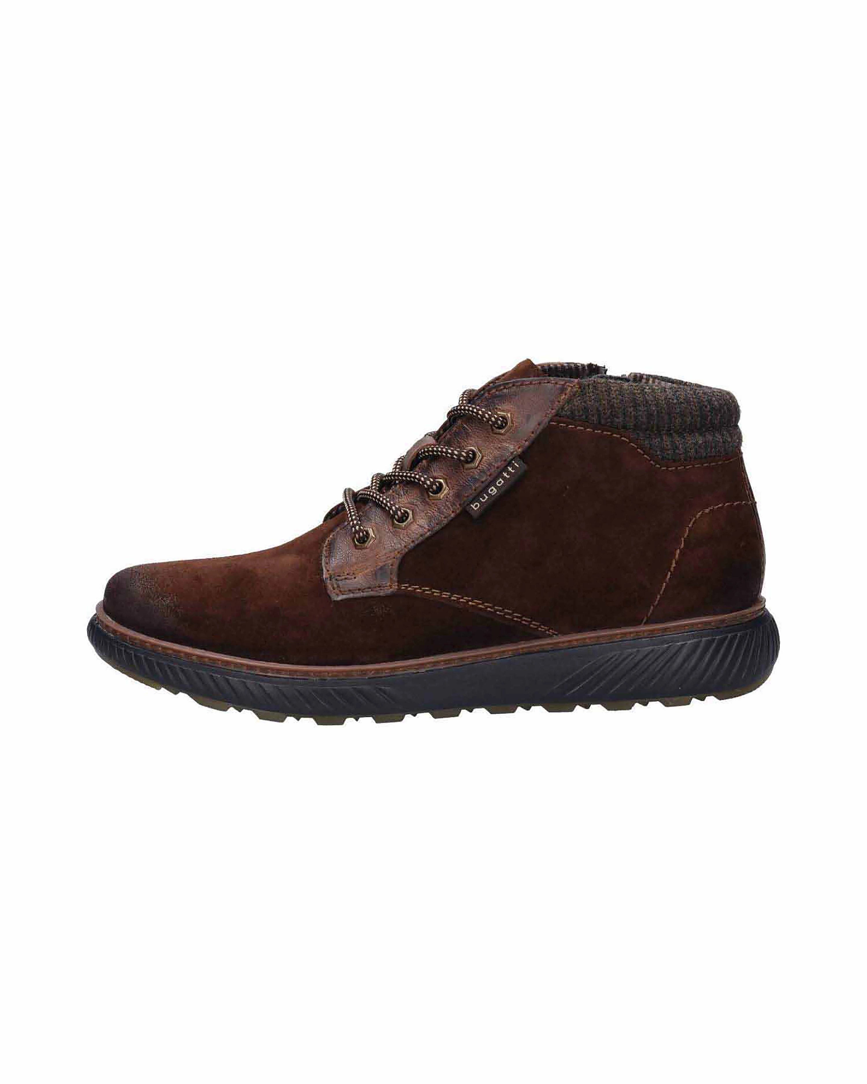 bugatti brauner Stiefel, seitliche Ansicht, Leder mit Strickdetails, robuste Sohle, Büstenbild.
