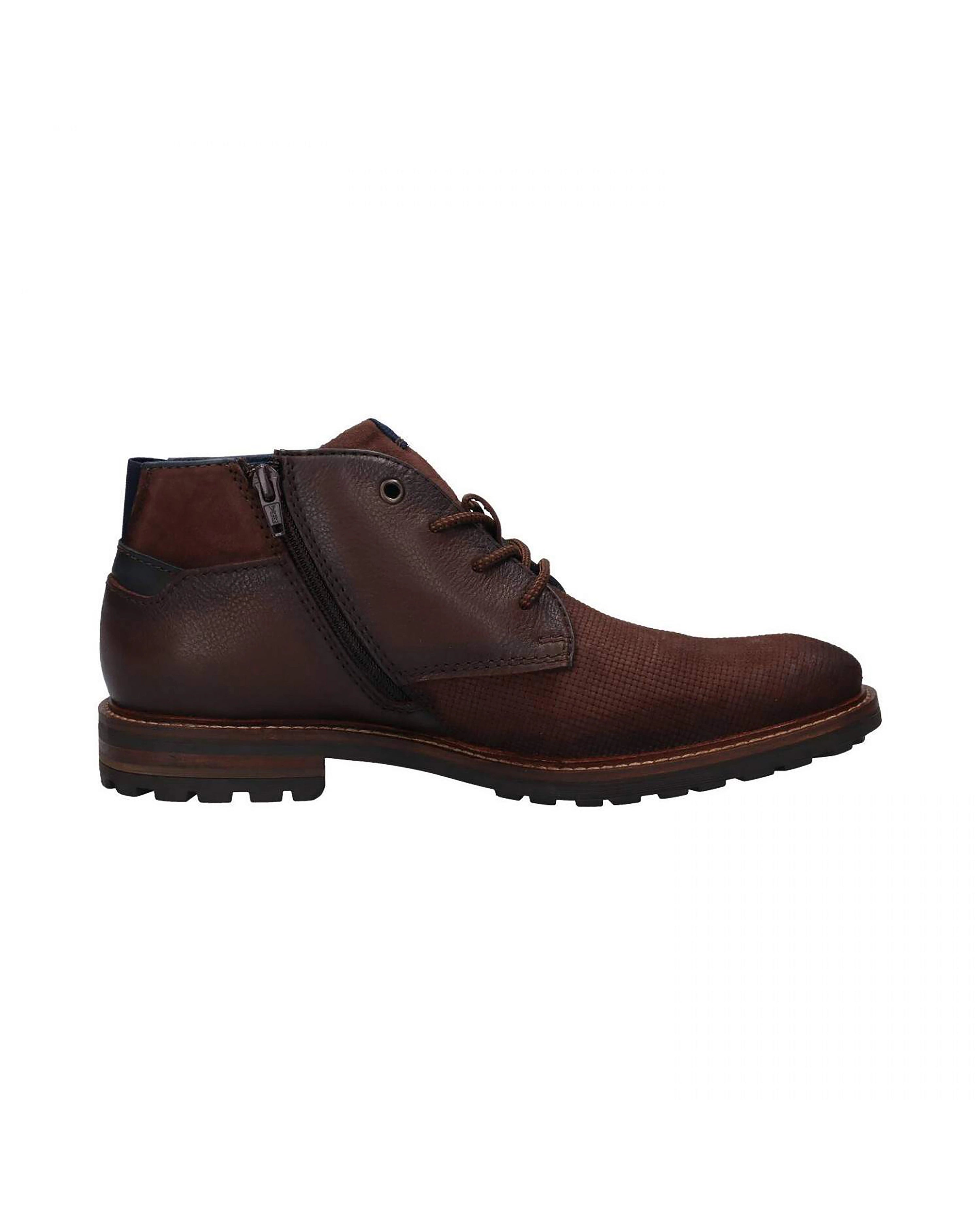 bugatti brauner Stiefel, glattes Leder, seitlicher Reißverschluss, legeres Design, zeitloser Stil.