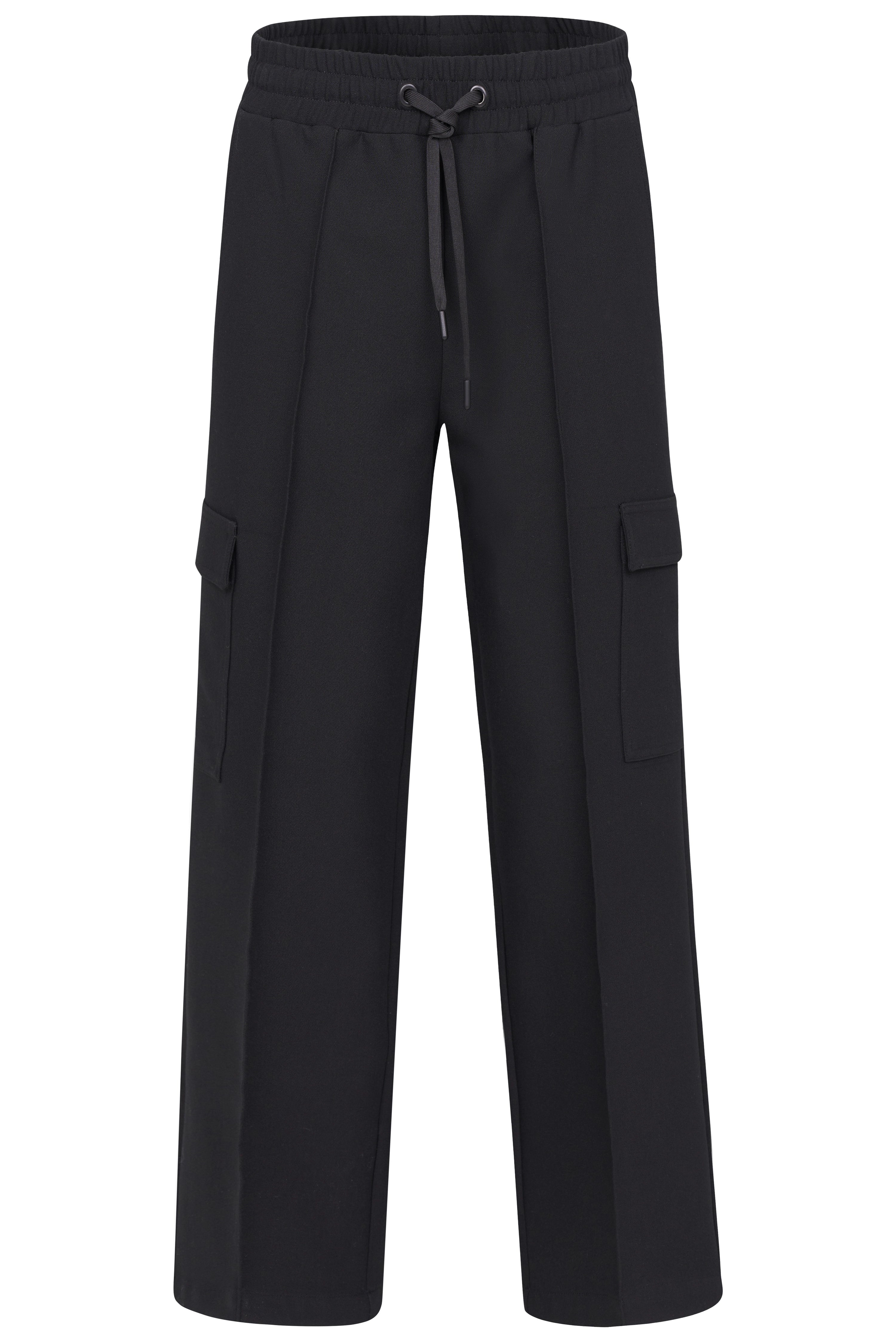Schwarze bugatti Cargo-Hose mit Kordelzug und Taschen, legeres Büstenbild.
