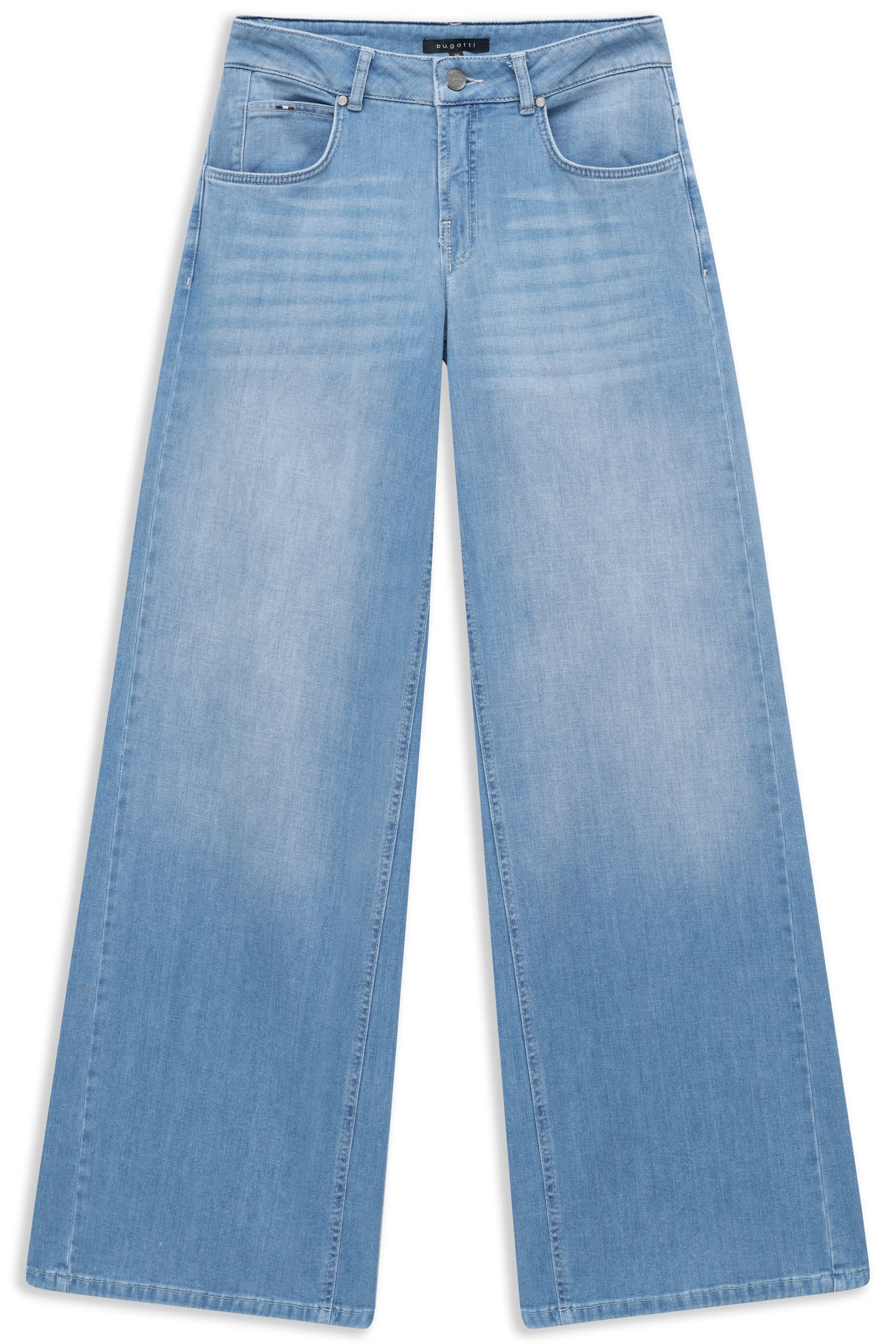 Weite Jeans in Hellblau von bugatti, Legerbild, zeitloser Stil mit moderner Eleganz.