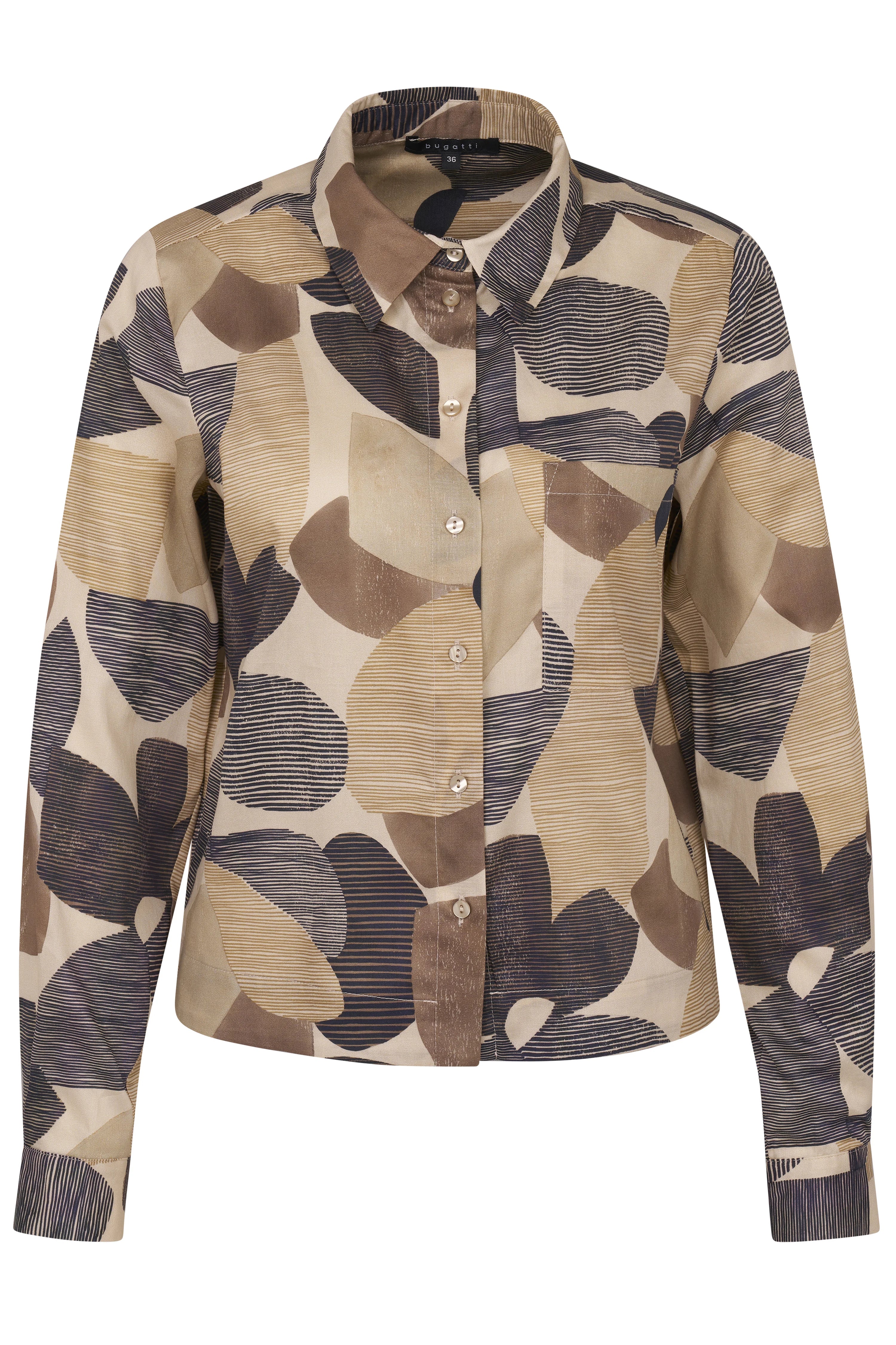 Büstenbild einer gemusterten bugatti Bluse in Beige und Blau mit abstraktem Design.