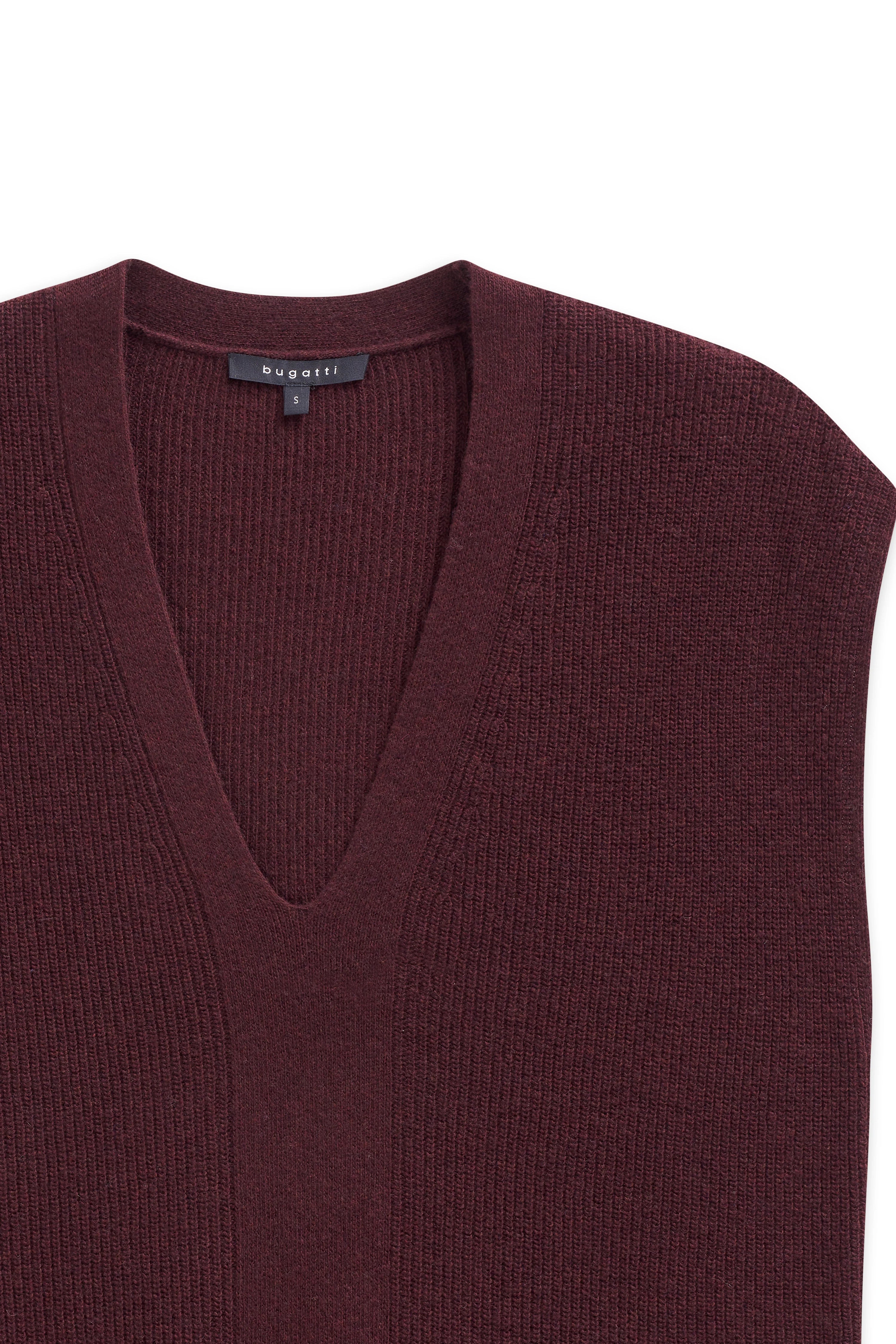Bordeauxfarbener bugatti Strickpullover, V-Ausschnitt, Büstenbild.