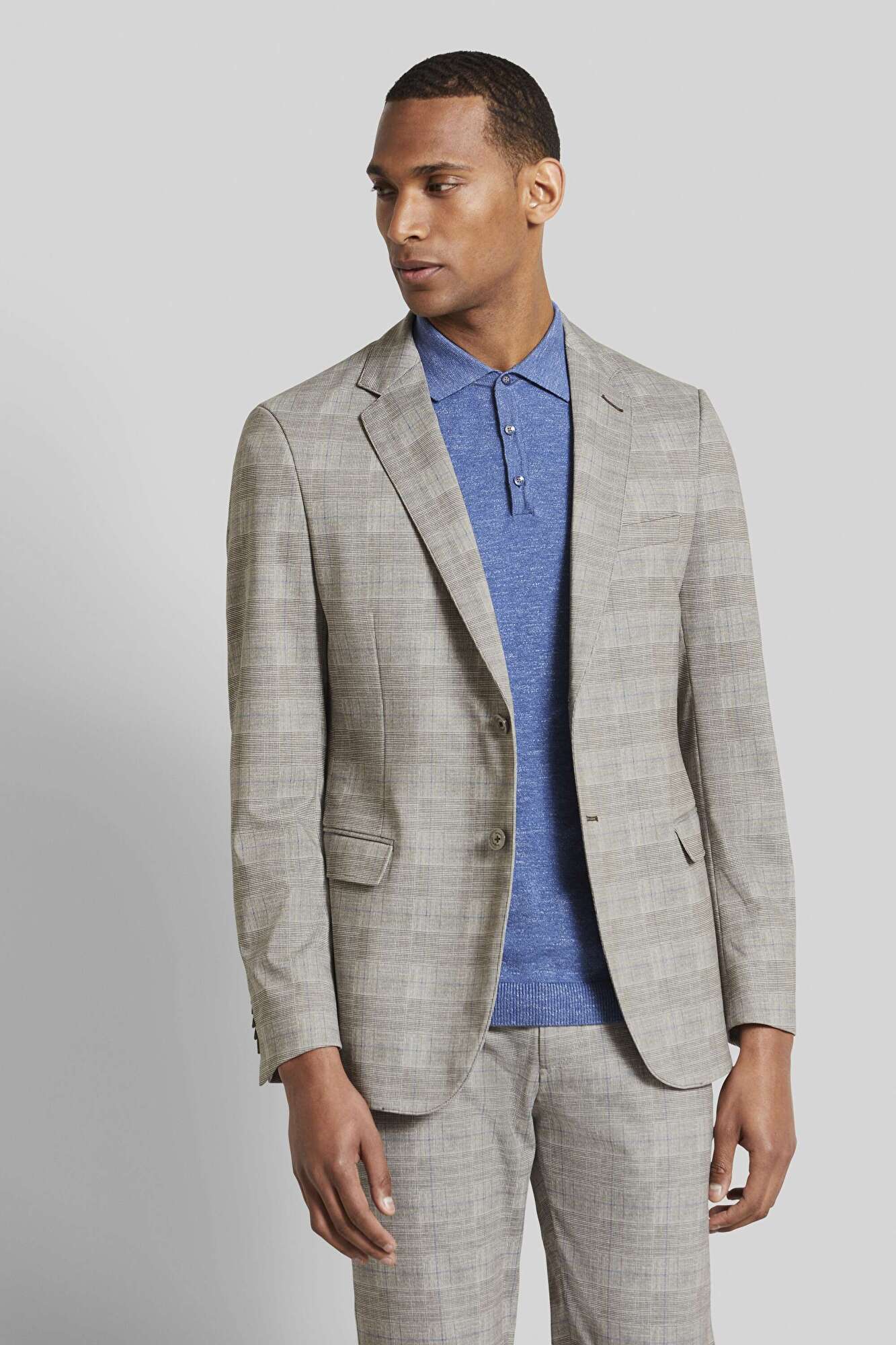 Lapel collar jacket with stretch content in beige - View: Model front