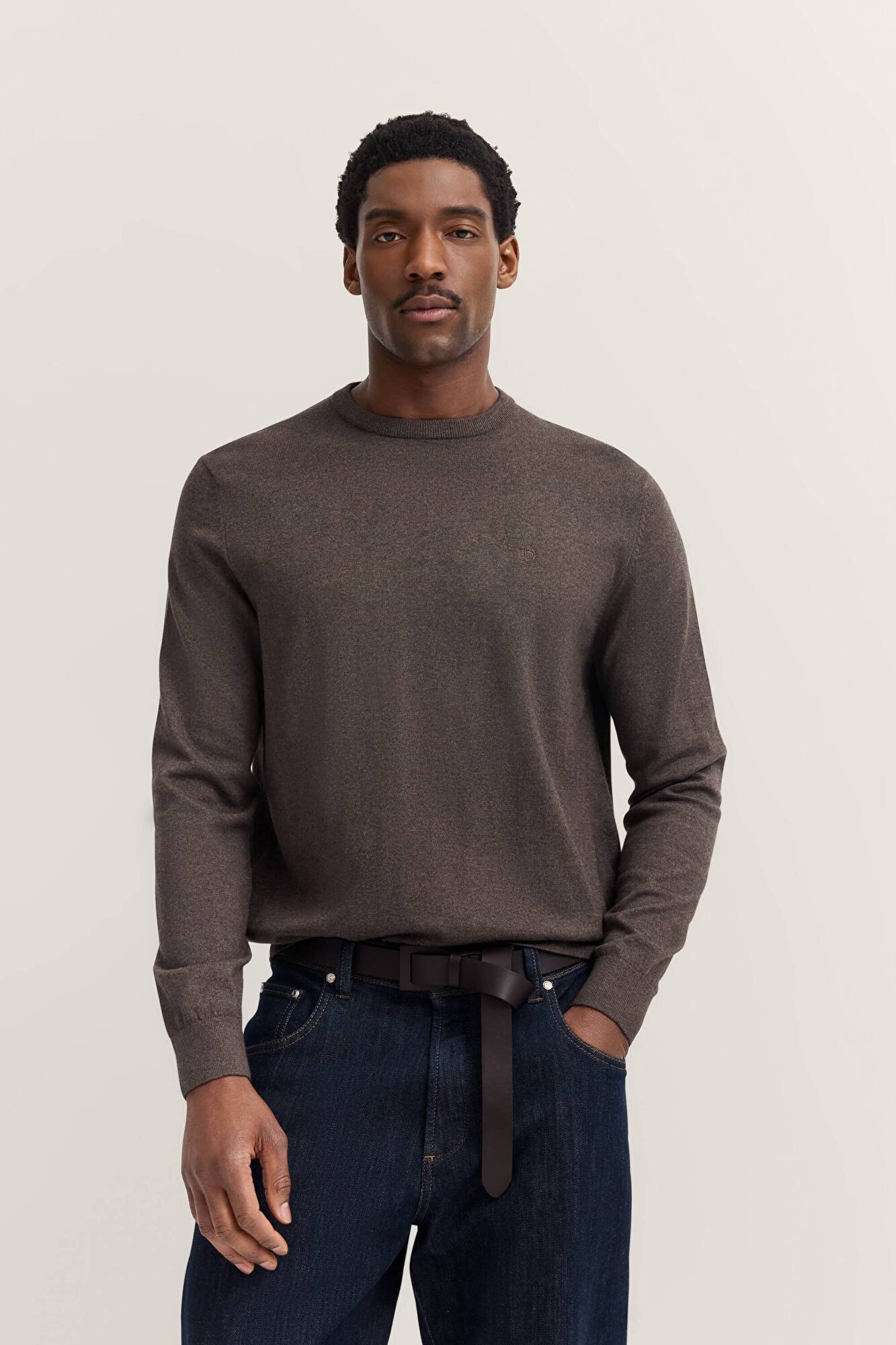 unbekannt unbekannt in braun - Ansicht: Model Front