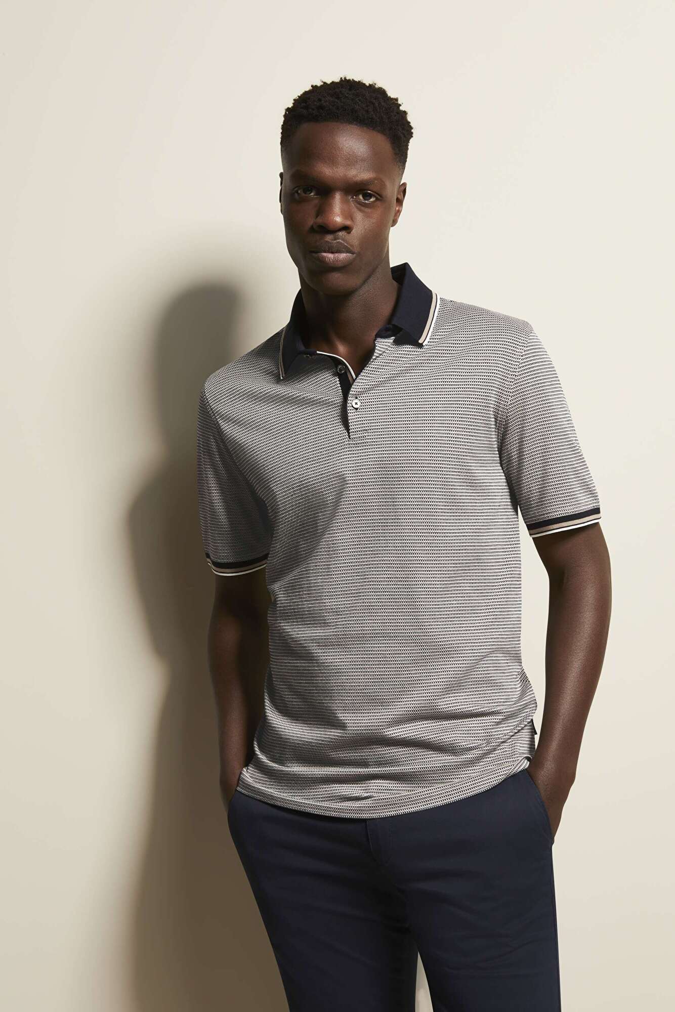 Polo shirt in a 3-tone design in cognac - View: Model front