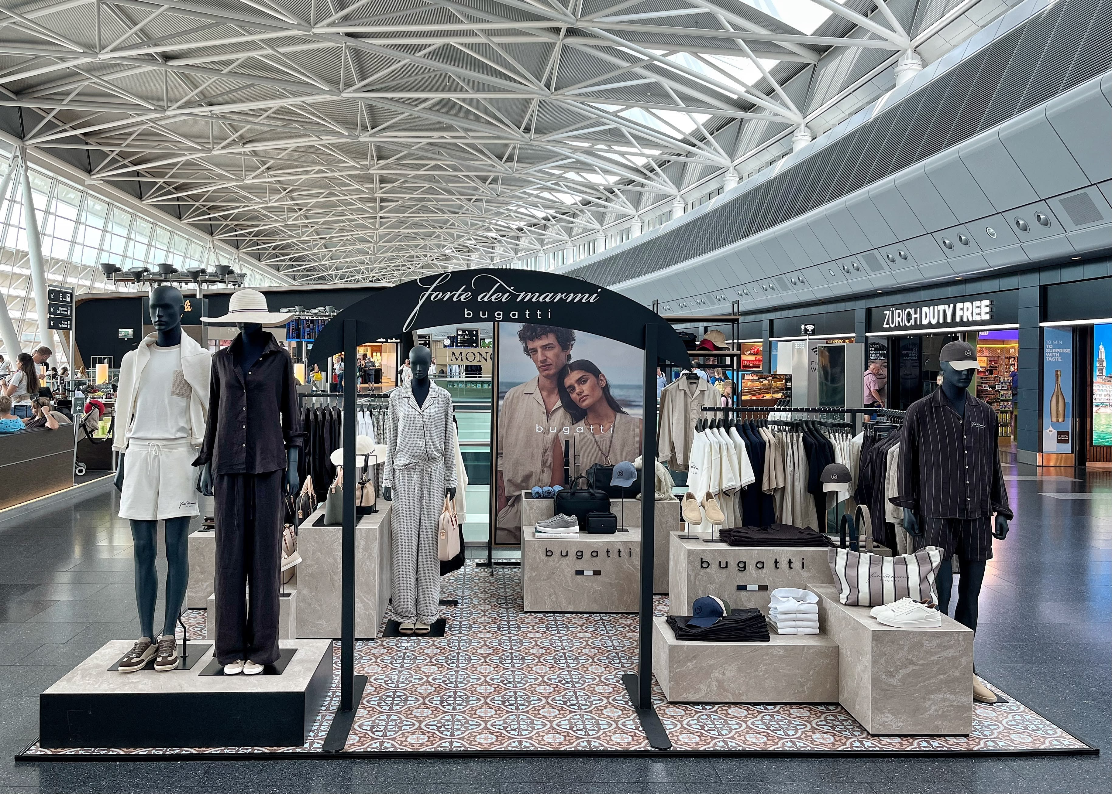 bugatti präsentiert exklusive ‚Forte dei Marmi‘ Capsule Collection im Pop-up am Flughafen Zürich