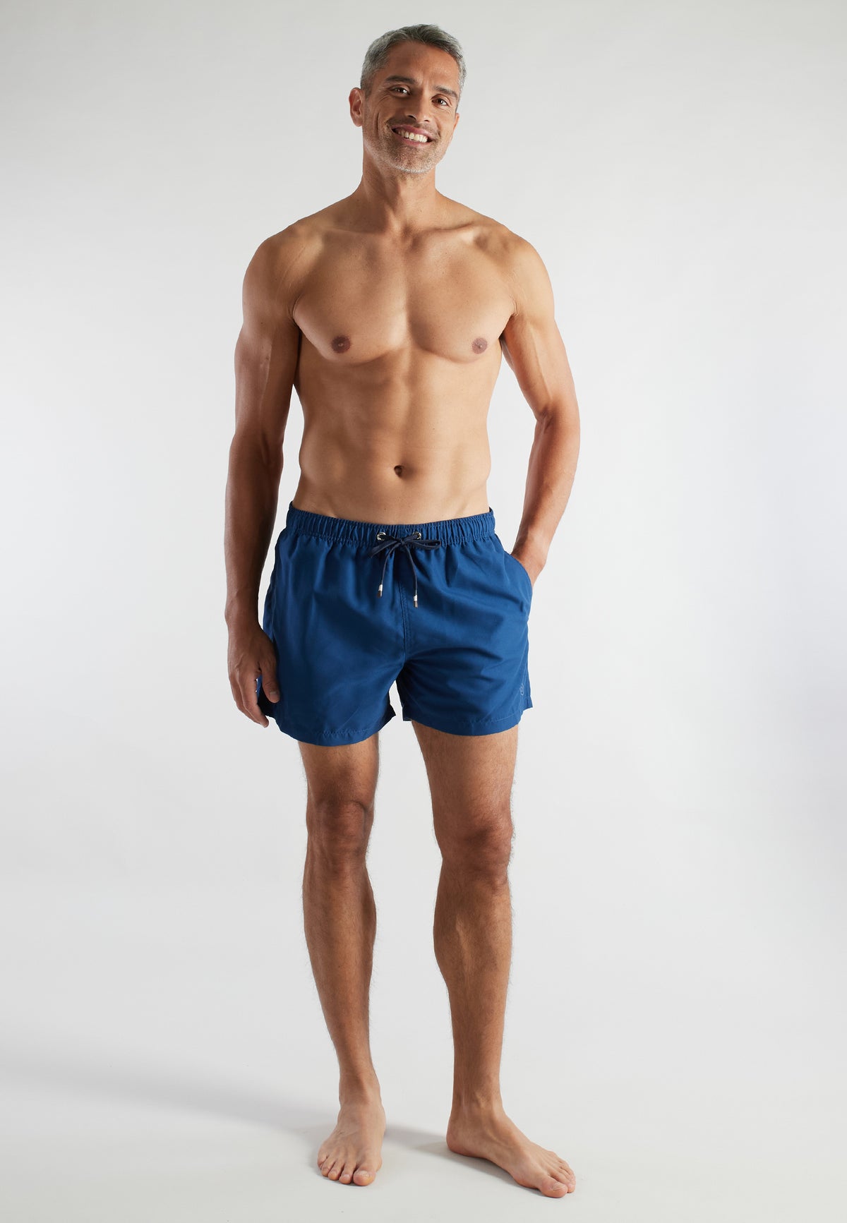 Kurze Badeshorts mit Kontrast-Kordelzug