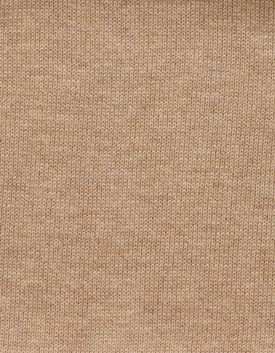 Beiger Strickstoff in Nahaufnahme, Texturdetail, ideal für gemütliche bugatti Outfits.