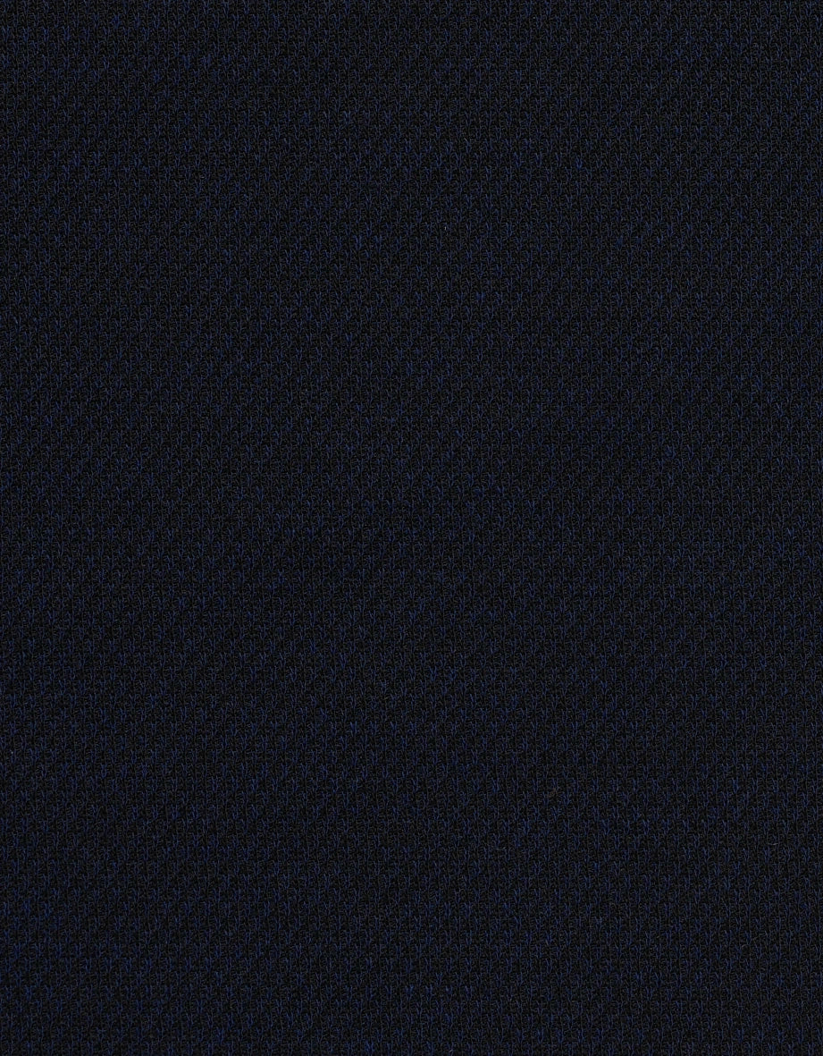Dunkelblauer Stoff mit feinem, texturiertem Muster, ideal für elegante bugatti Outfits.