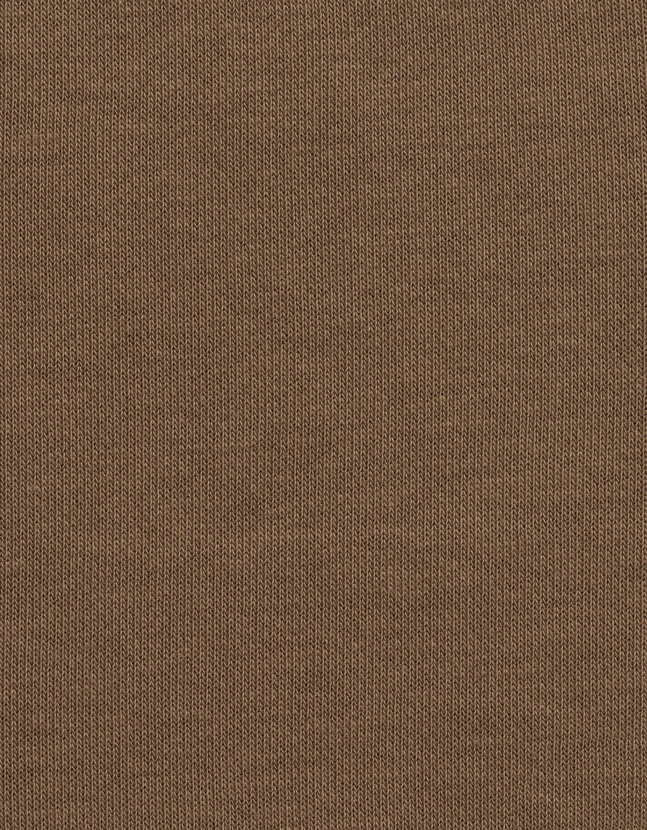 Strickmuster in warmem Braunton, Nahaufnahme, Textur zeigt hochwertige Verarbeitung von bugatti.