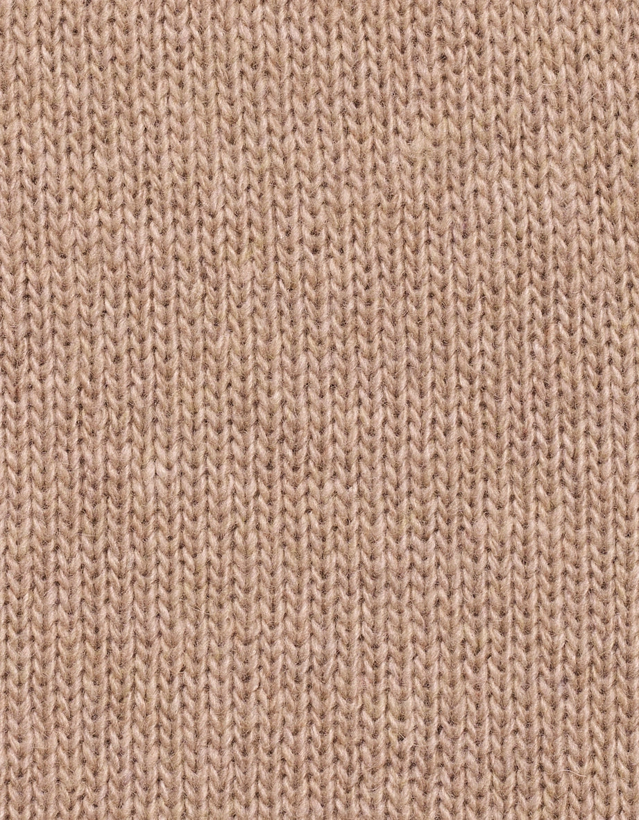 Beigefarbener Strickstoff, Nahaufnahme des Materials, ideal für stilvolle bugatti Outfits.
