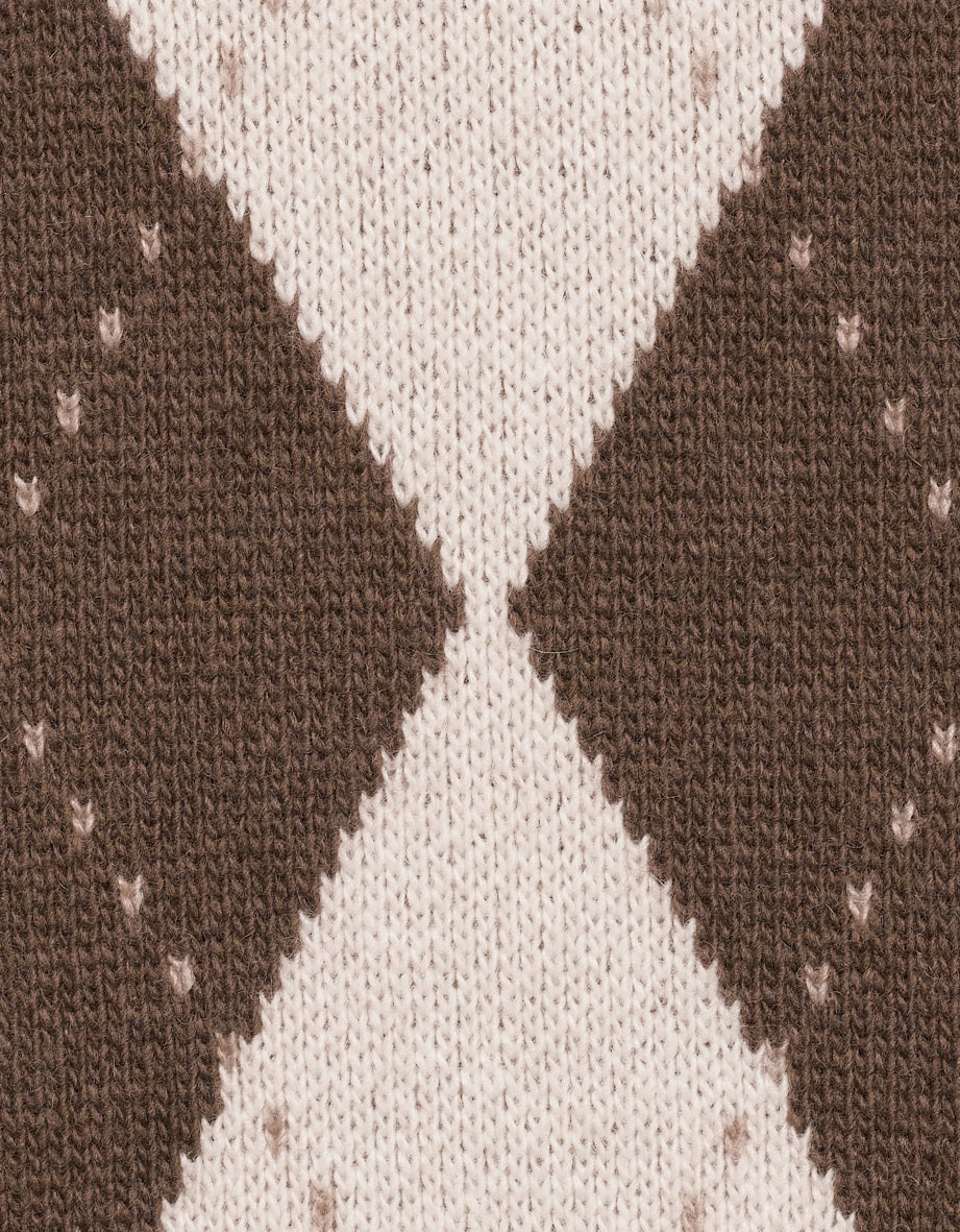 Braun-weißes Argyle-Muster, detailreich gestrickt, ideal für eleganten bugatti-Lifestyle.