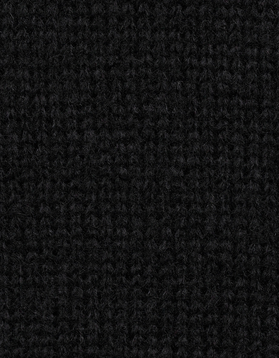 Schwarzer Strickstoff von bugatti, Nahaufnahme des Materials, texturierte Oberfläche.