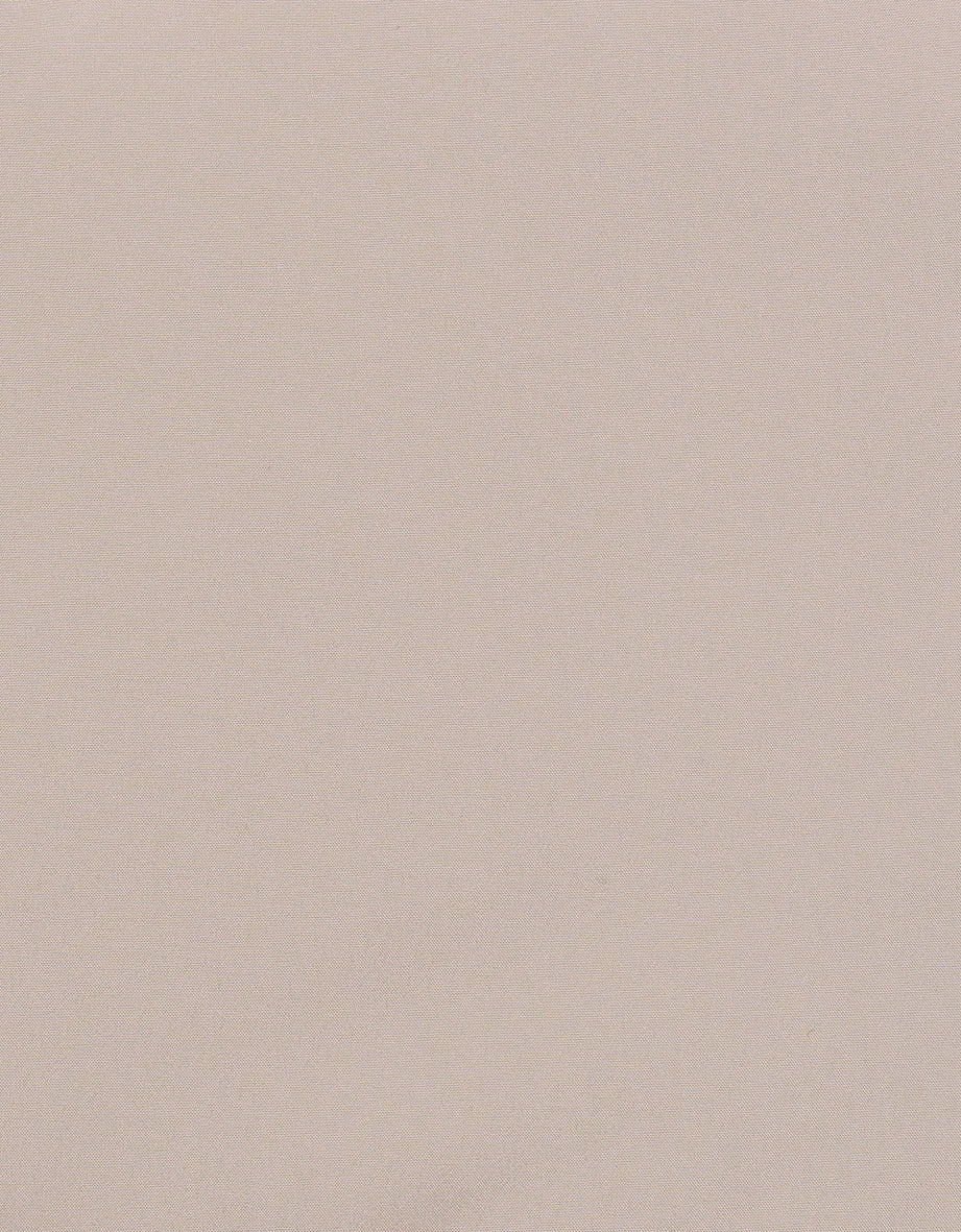 Bugatti beige Steppjacke mit Kapuze, Büstenbild, Reißverschluss- und Knopfdetails.