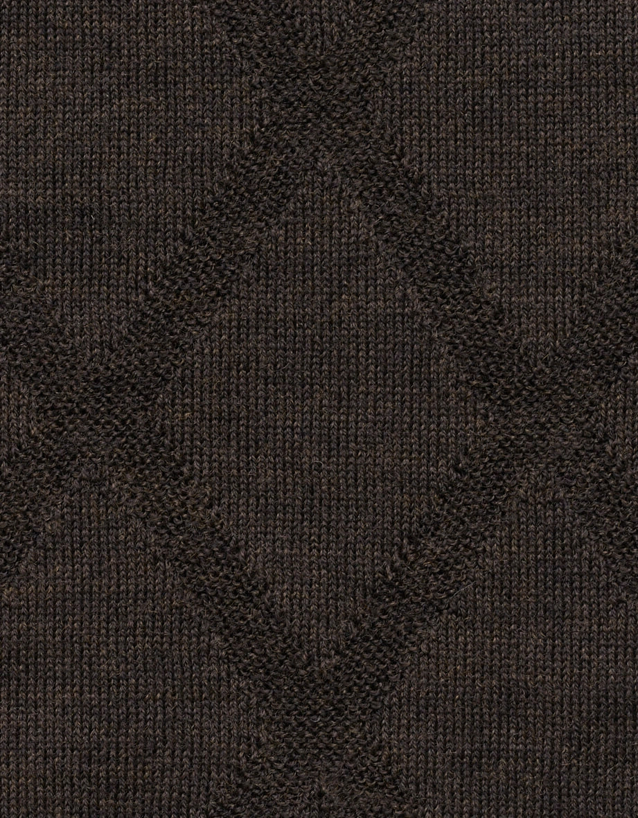 Bugatti Polo, dunkelbraun, geometrisches Muster, Büstenbild.