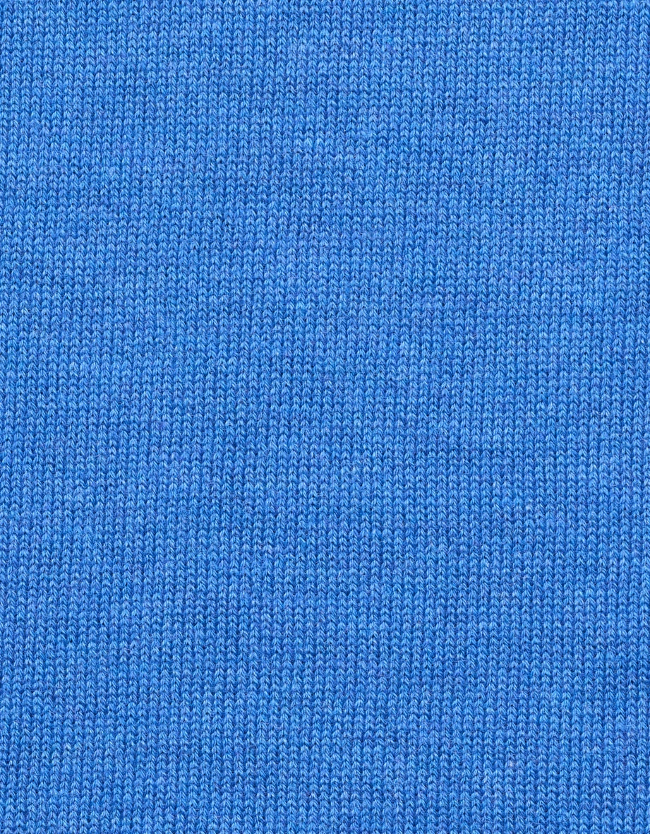 Blauer Strickstoff mit feinem Muster, ideal für stilvolle bugatti Outfits.