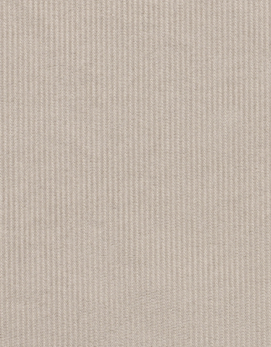 Helle bugatti-Hose mit Gürtel, Detailaufnahme, legeres Design.