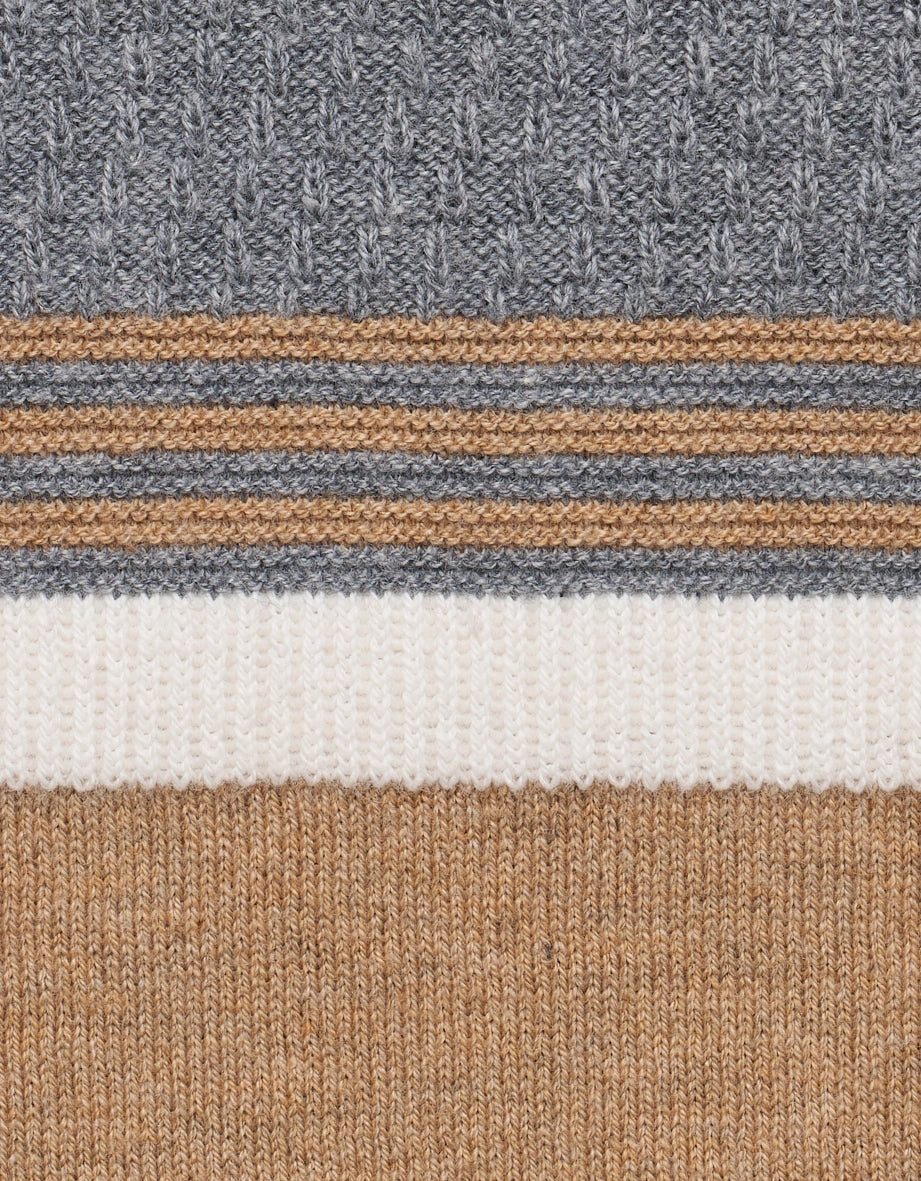Gestreifter bugatti Pullover in Beige, Grau und Weiß, Büstenbild, Casual Stil, zeitloser Chic.