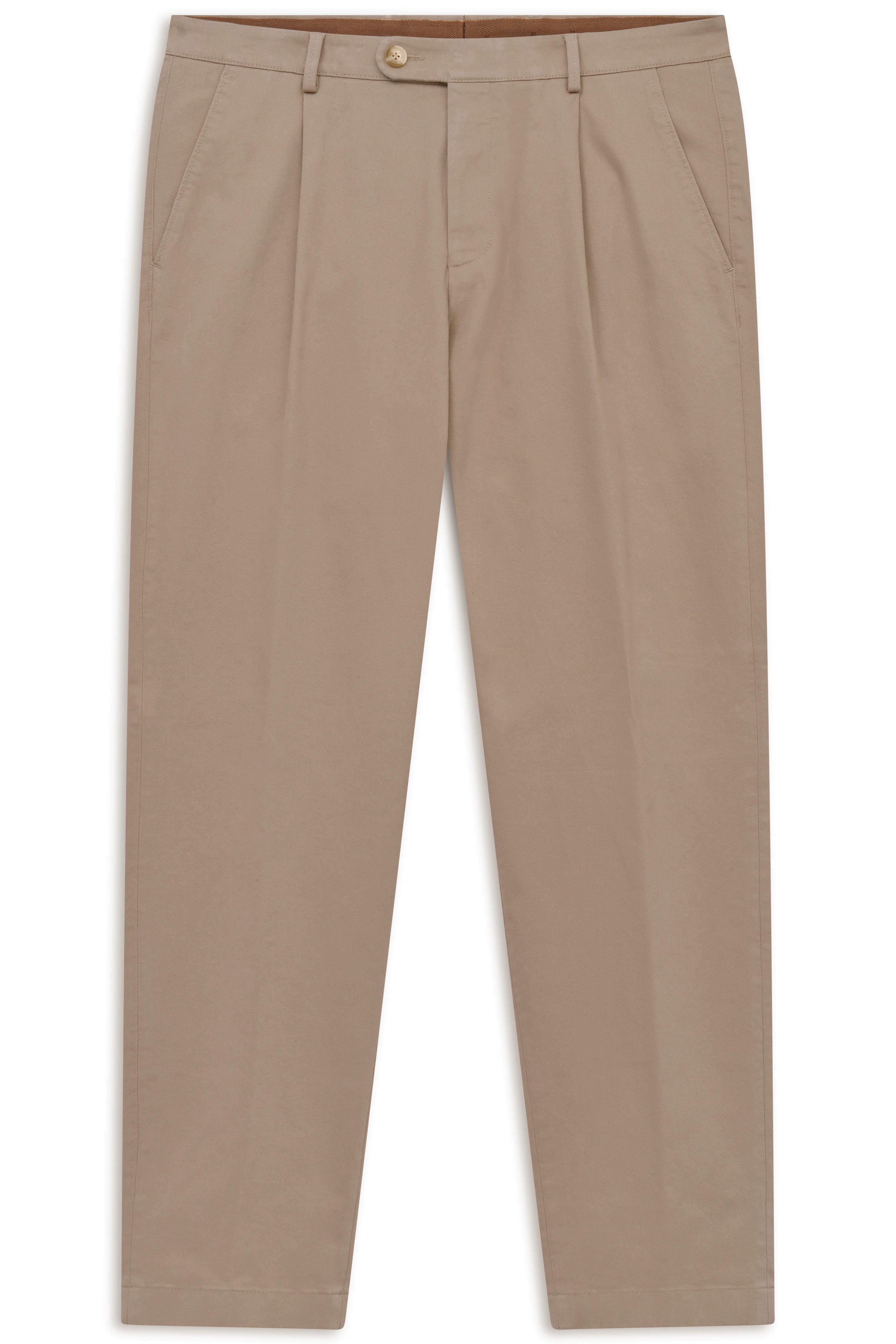 Beige Chinohose von bugatti, legeres Büstenbild, klassisches Design, ideal für stilvolle Freizeitoutfits.