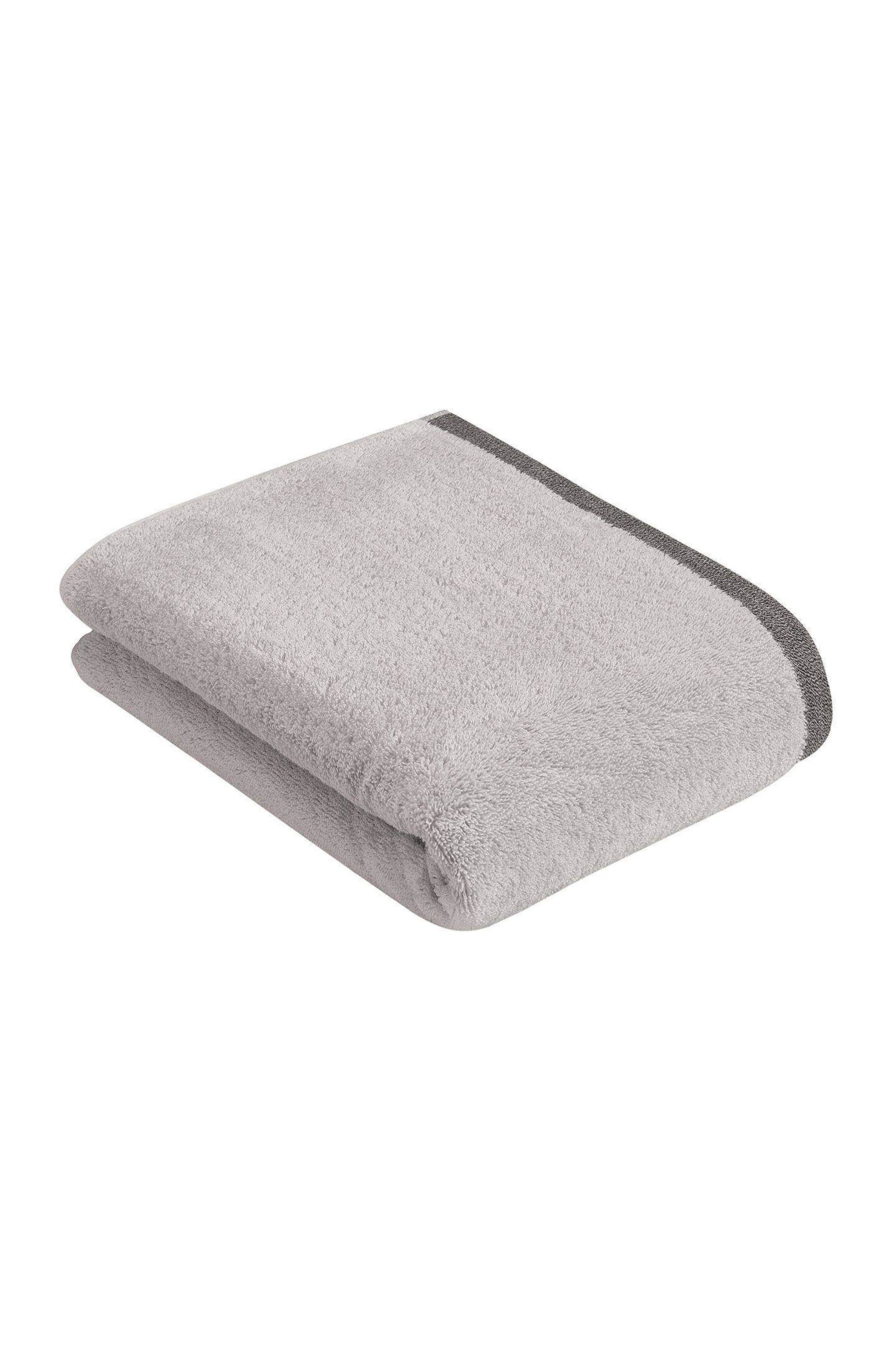 Graues Handtuch von bugatti, flauschig und hochwertig, ideal für ein entspanntes Lebensgefühl.