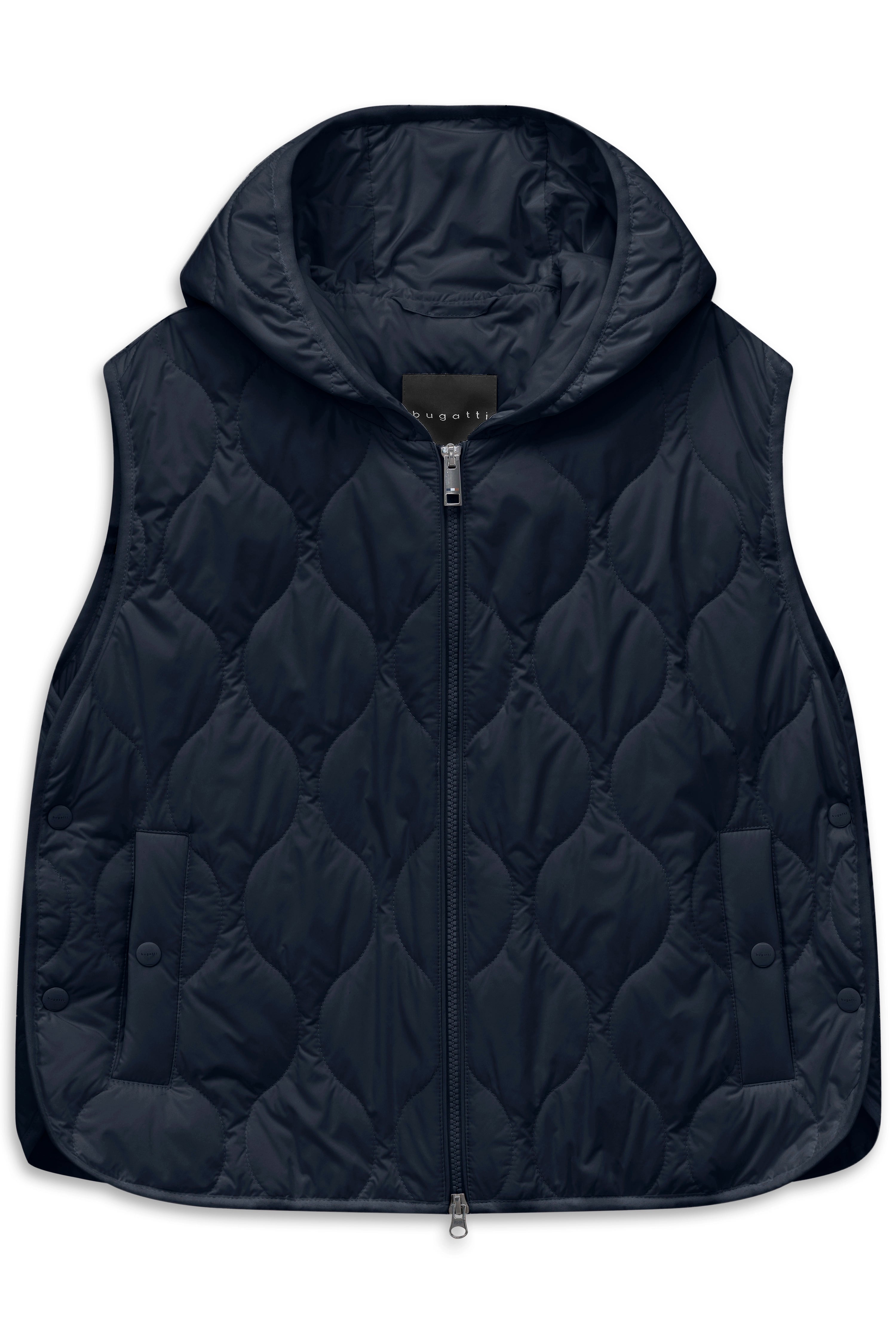 Dunkelblaue bugatti-Steppweste mit Kapuze, Büstenbild, elegantes Design.