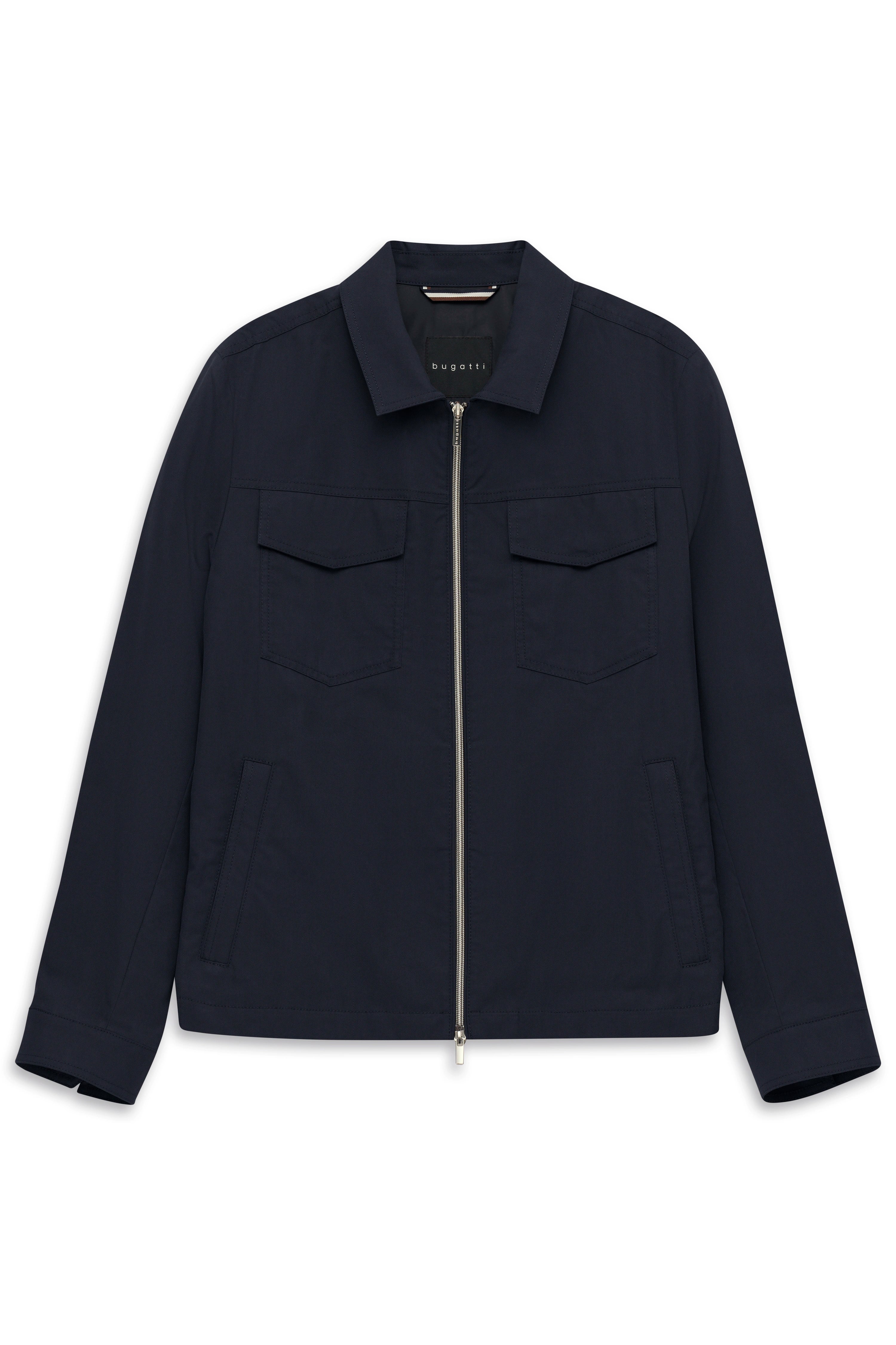 Navy blaue bugatti Jacke mit Reißverschluss, Brusttaschen, legeres Büstenbild.