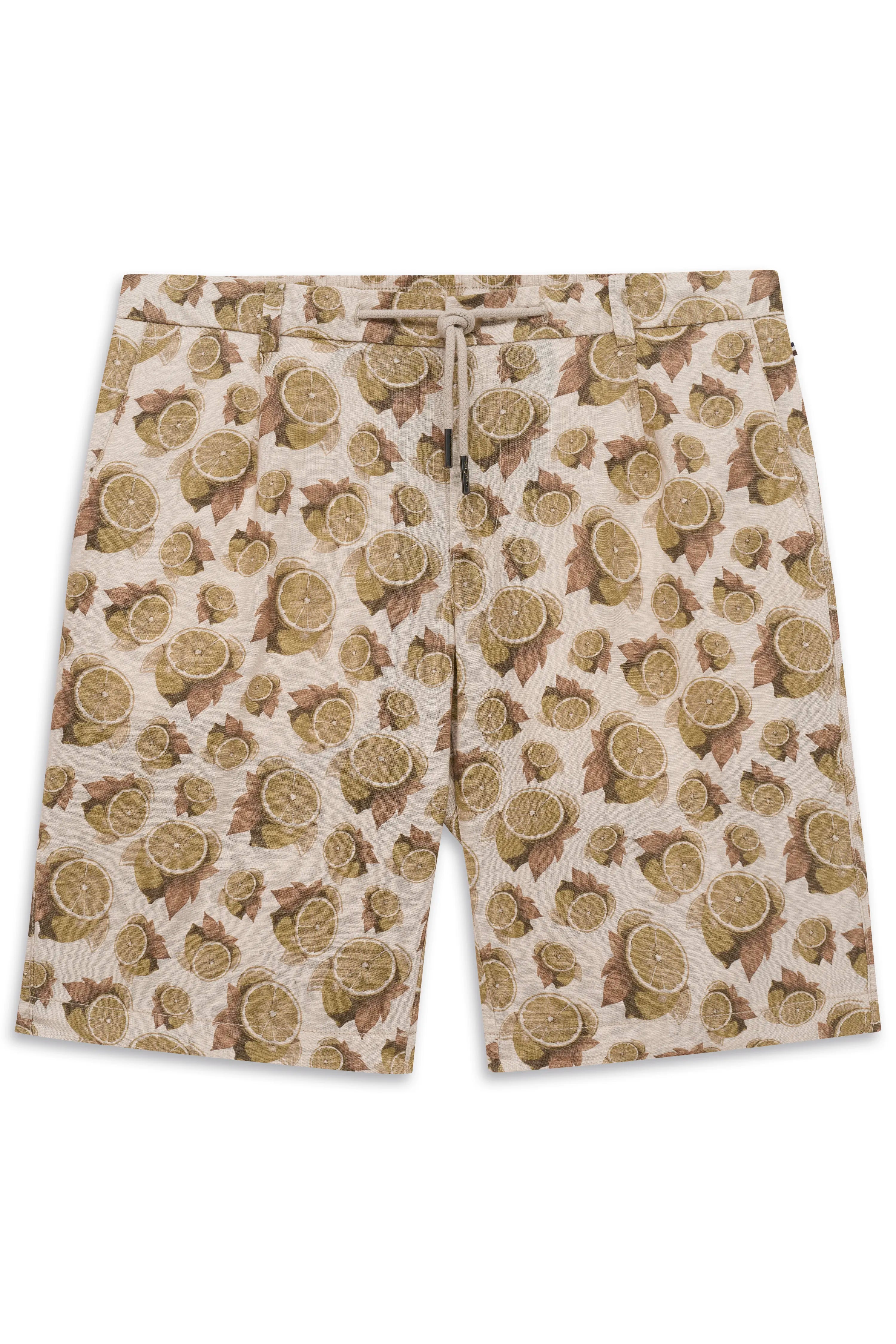 Kurze bugatti-Shorts mit Zitronenmuster in Beige und Braun, Büstenbild.