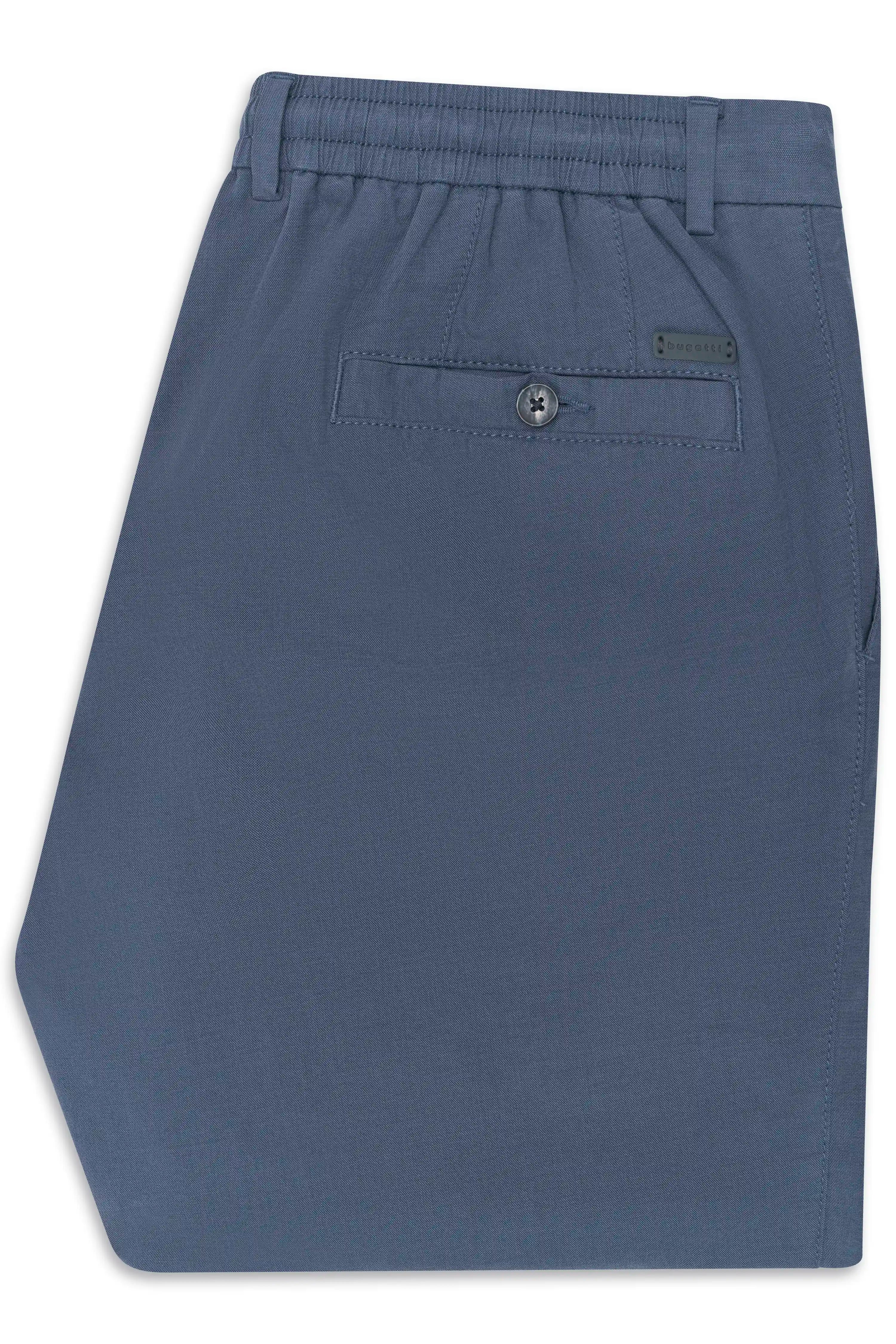 Bugatti blaue Hose, legeres Layout, elastischer Bund, klassische Knopfdetails.