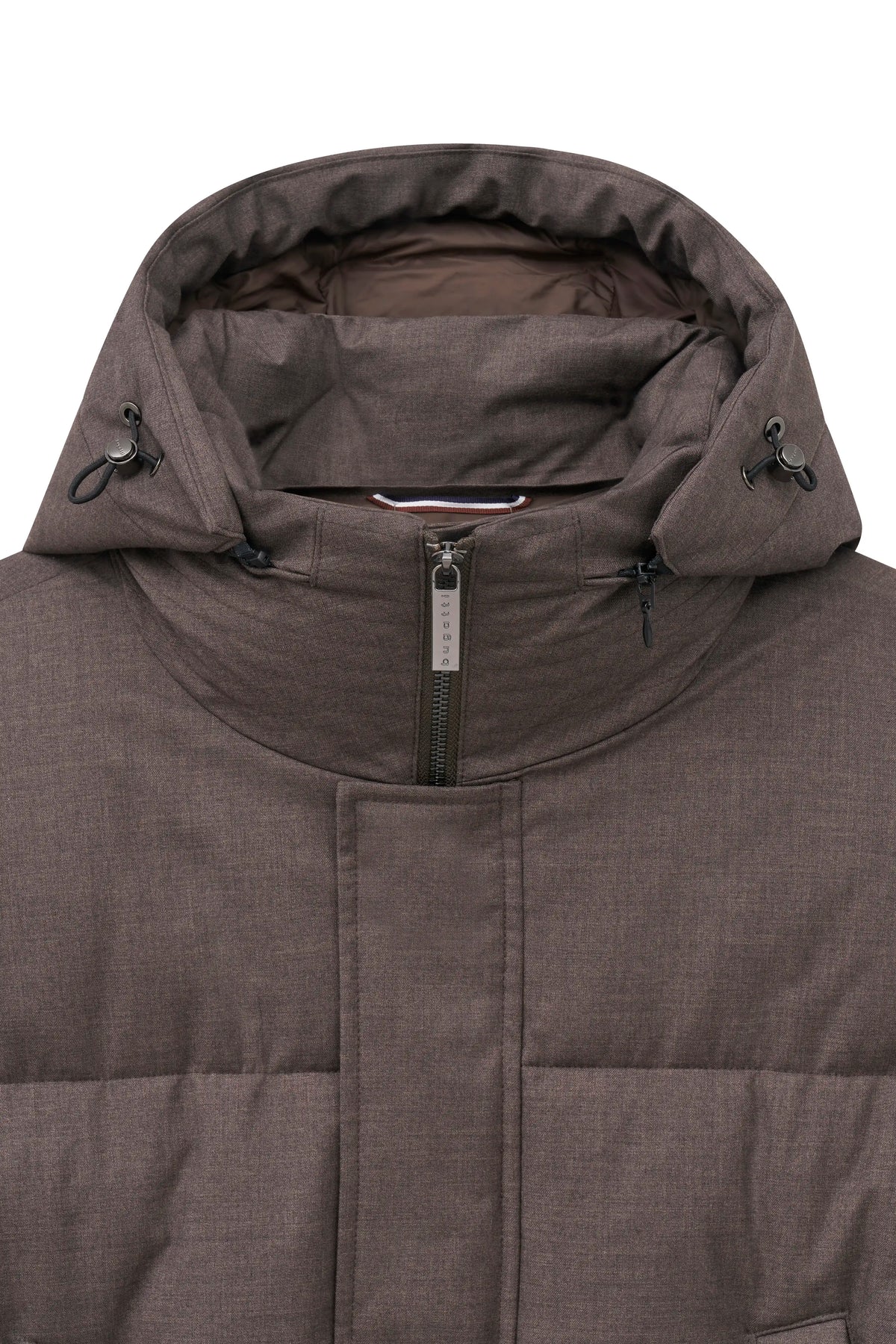 Braune bugatti Steppjacke, Büstenbild, Kapuze mit Kordelzug, Reißverschluss, eleganter Look.