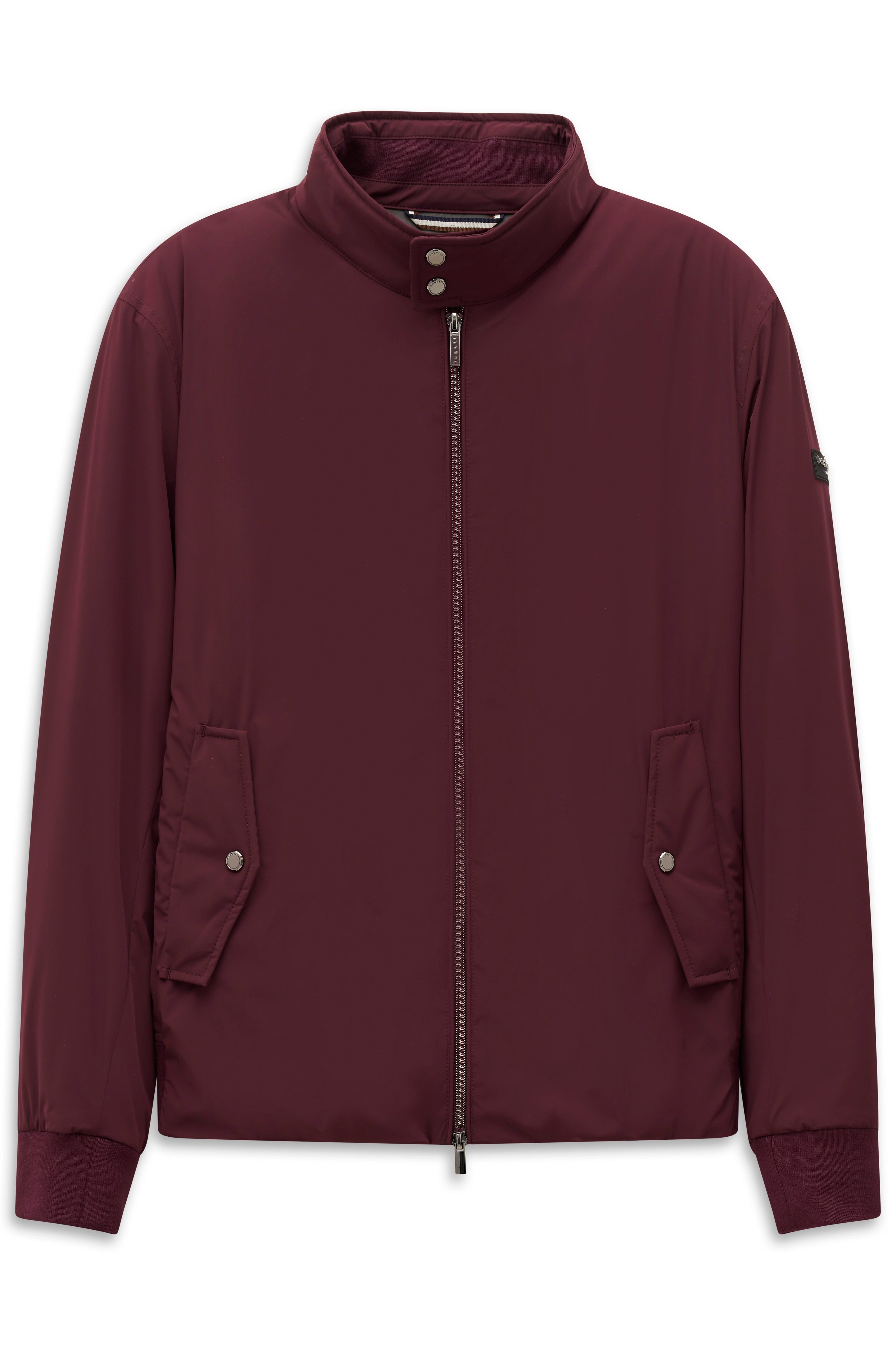 Bordeauxfarbene bugatti-Jacke, Büstenbild, schlichtes Design.
