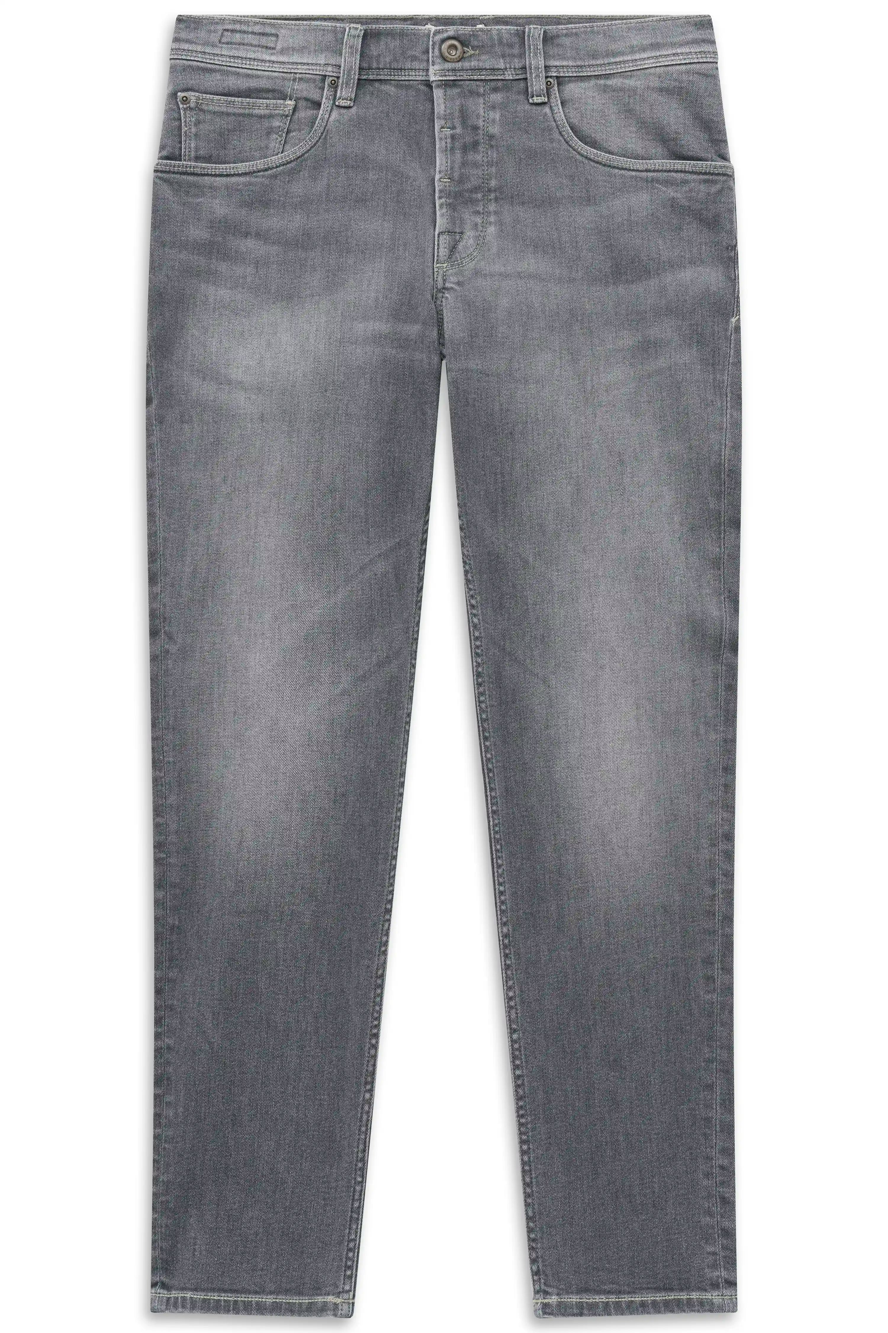 Graue Jeans im legeren Stil von bugatti, Büstenbild, schlichtes Design für zeitlose Eleganz.