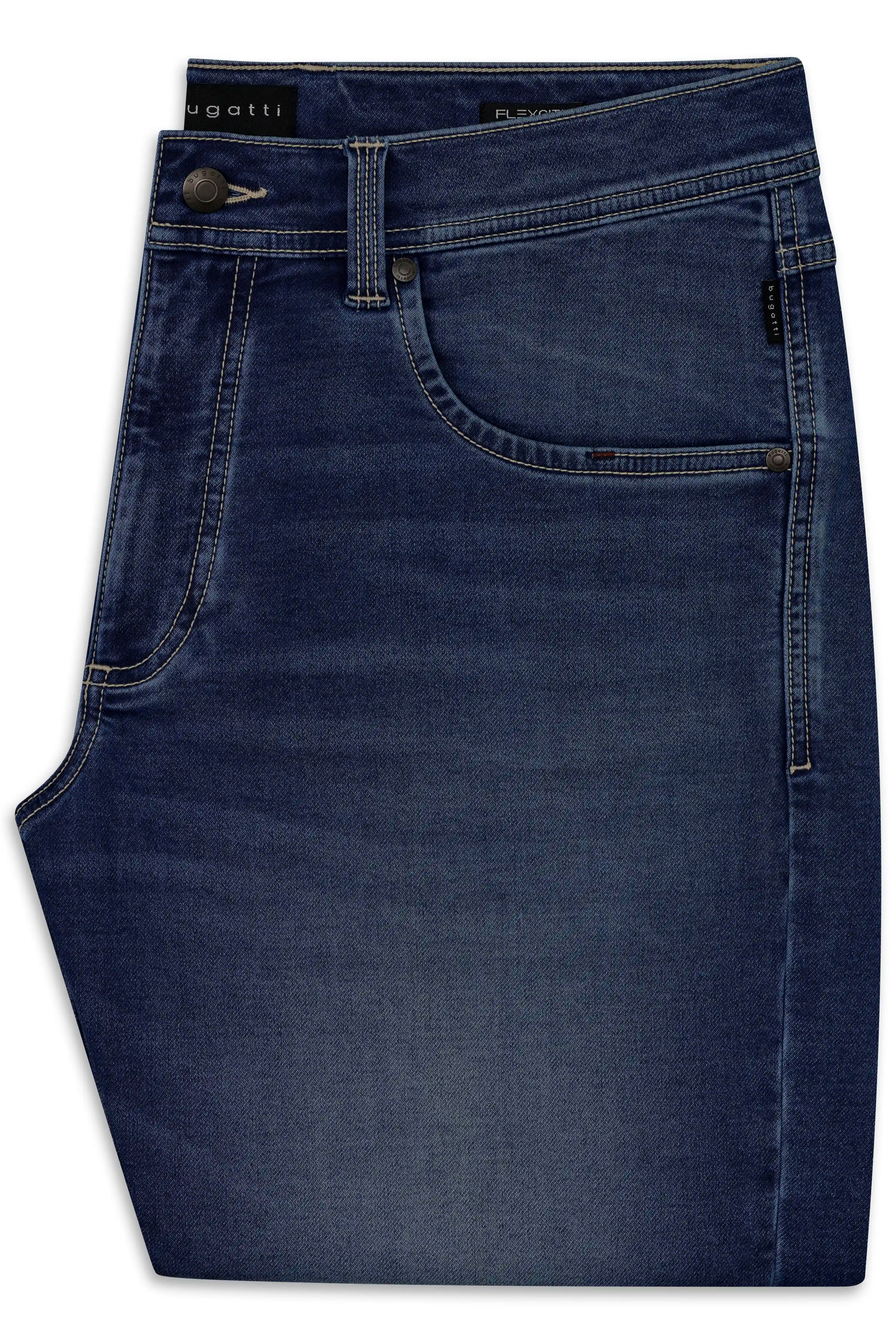 Dunkelblaue bugatti Jeans, Büstenbild, klassisches Design, zeitlose Eleganz, hochwertige Verarbeitung.