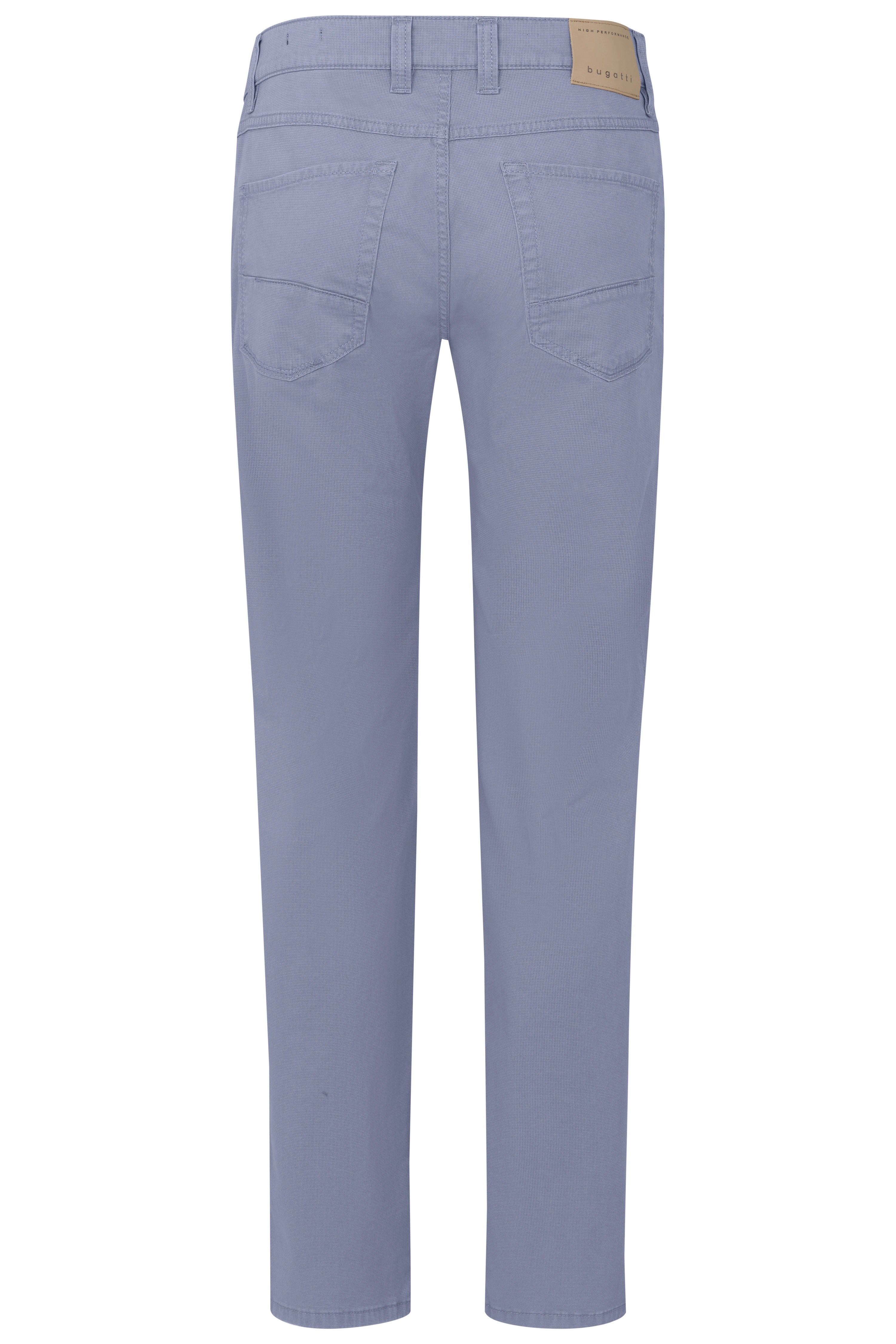 Lichtblauwe bugatti Chino, busteweergave, achterkant, elegante stijl, tijdloze schoonheid.