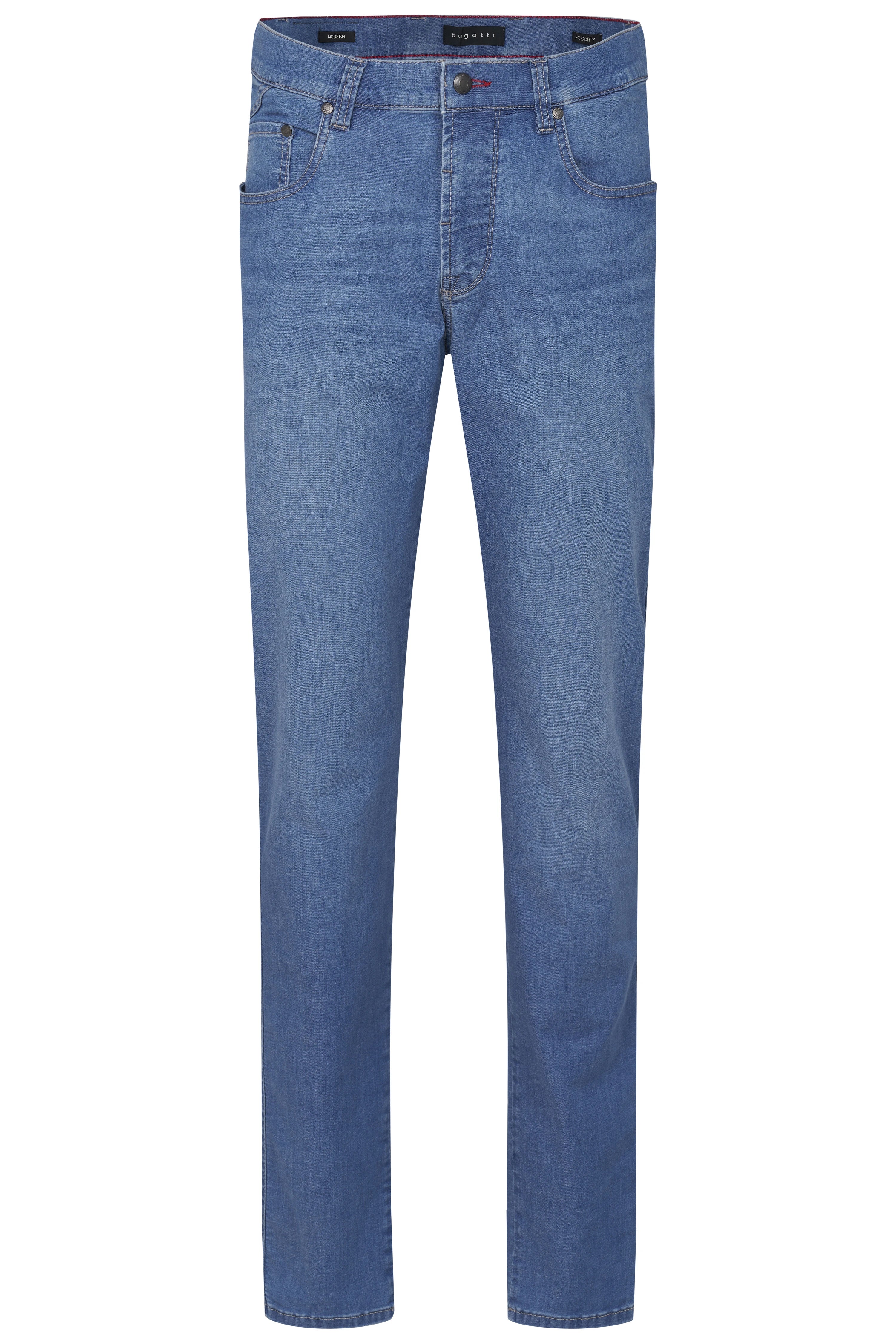 bugatti Herrenjeans in Mittelblau, legeres Büstenbild, klassischer Schnitt, hochwertiges Denim.