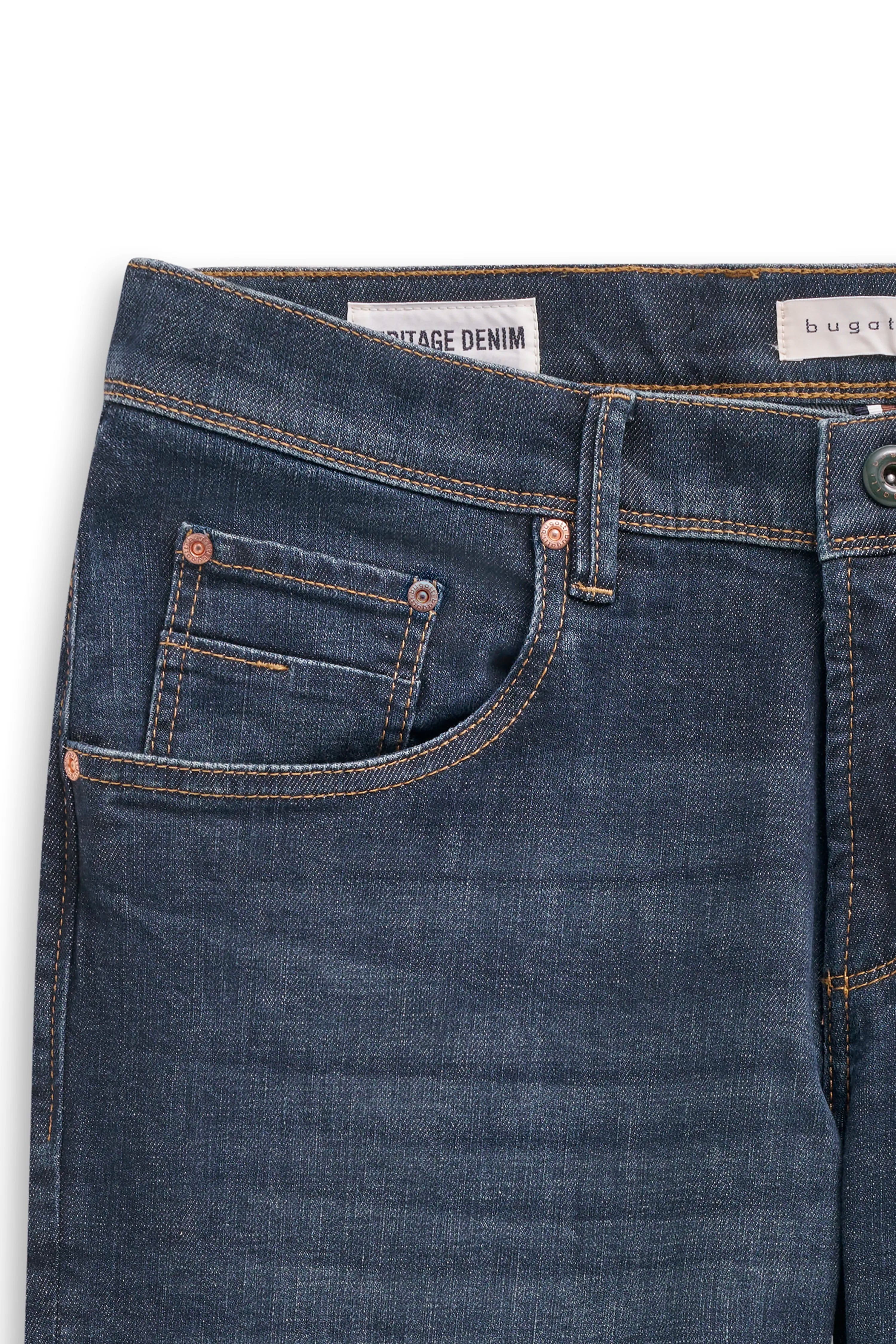 Dunkelblaue bugatti Jeans, Detailaufnahme, hochwertige Verarbeitung, legerer Stil.