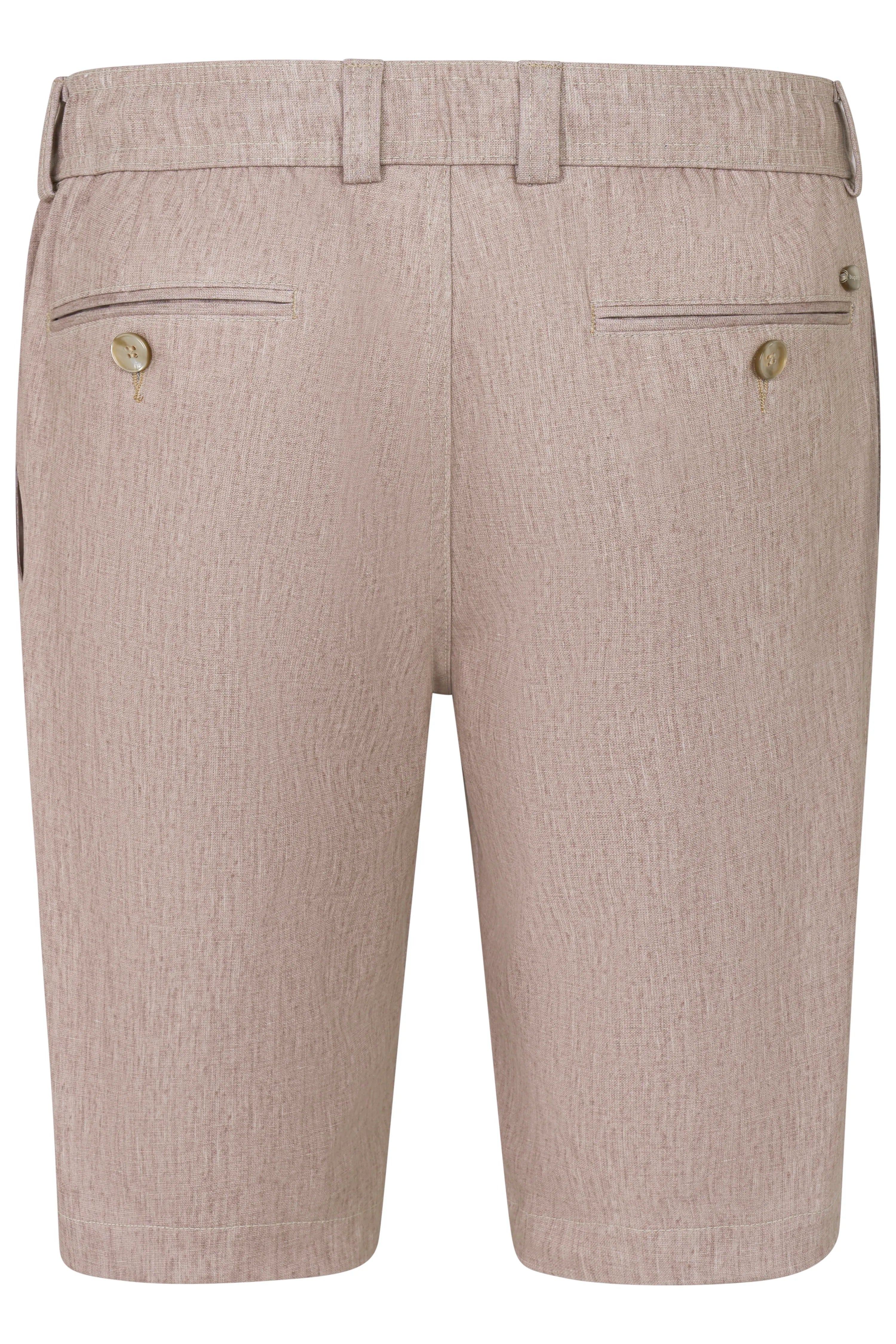 Helle beige bugatti Shorts mit dezentem Muster, Büstenbild, stilvoll und elegant.