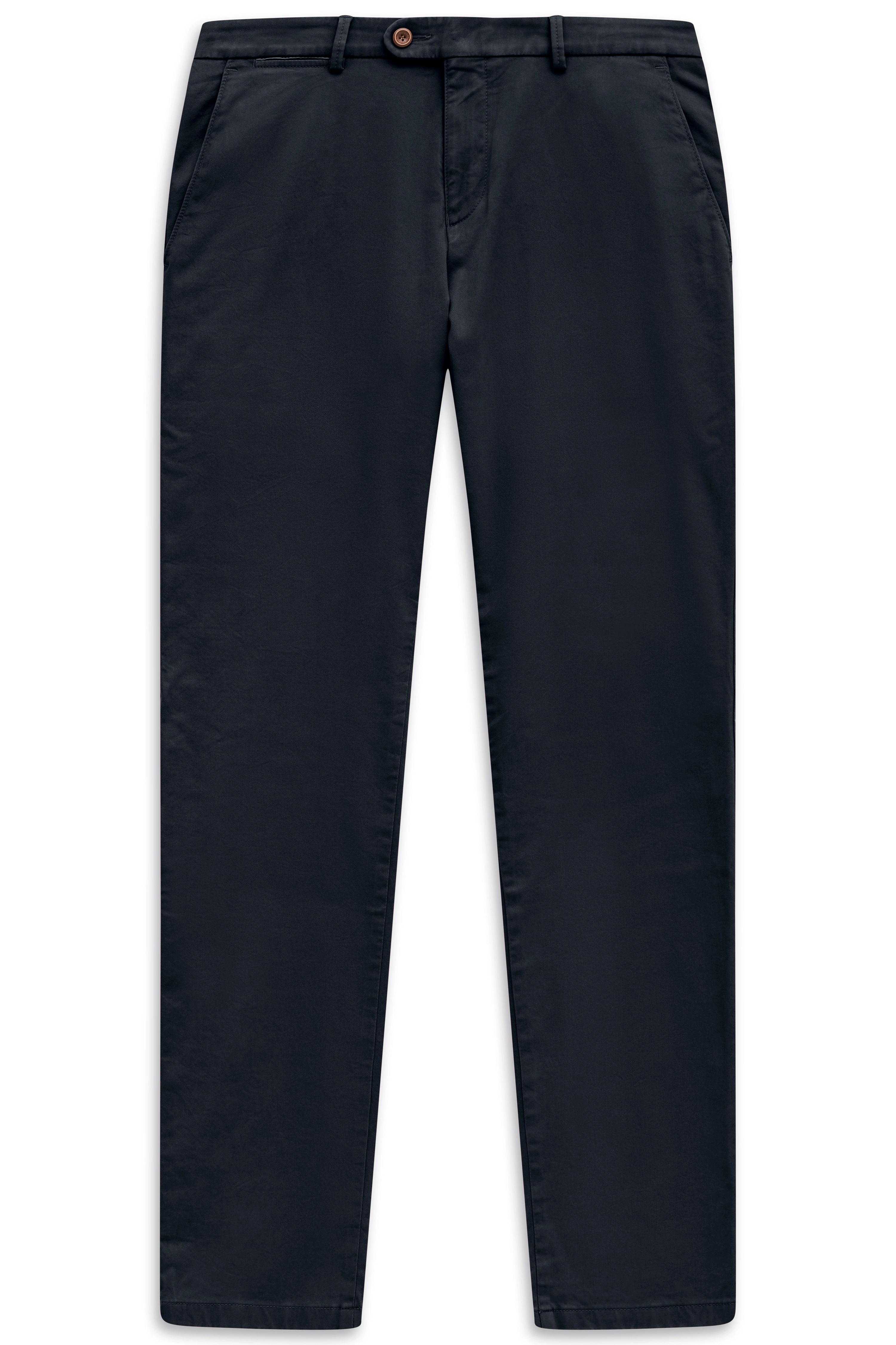 Dunkelblaue bugatti Chinohose, leger präsentiert, eleganter Stil für zeitlosen Look.