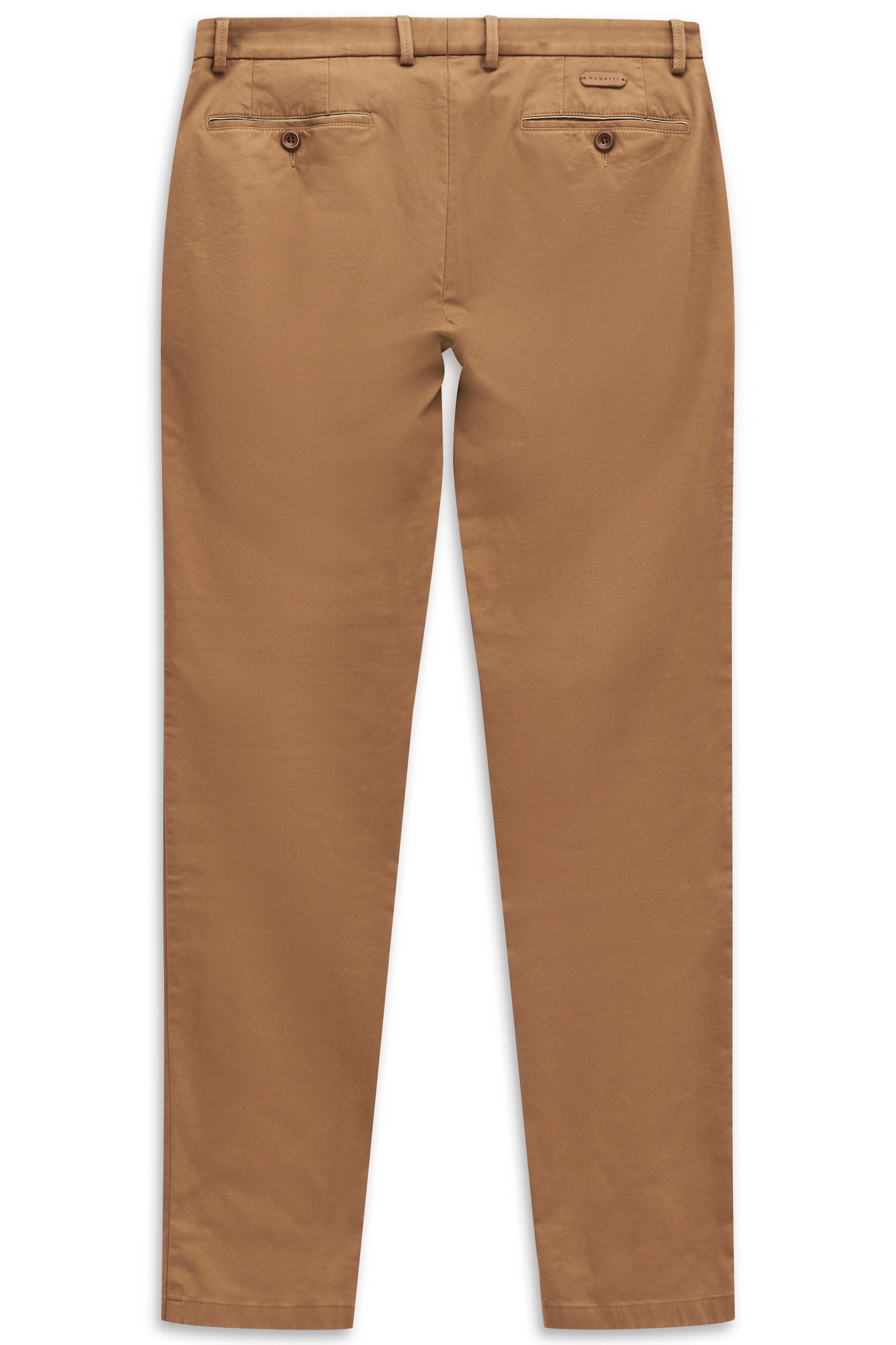 bugatti Chinohose in Beige, legeres Bild, stilvoll mit klaren Linien und hochwertigem Material.