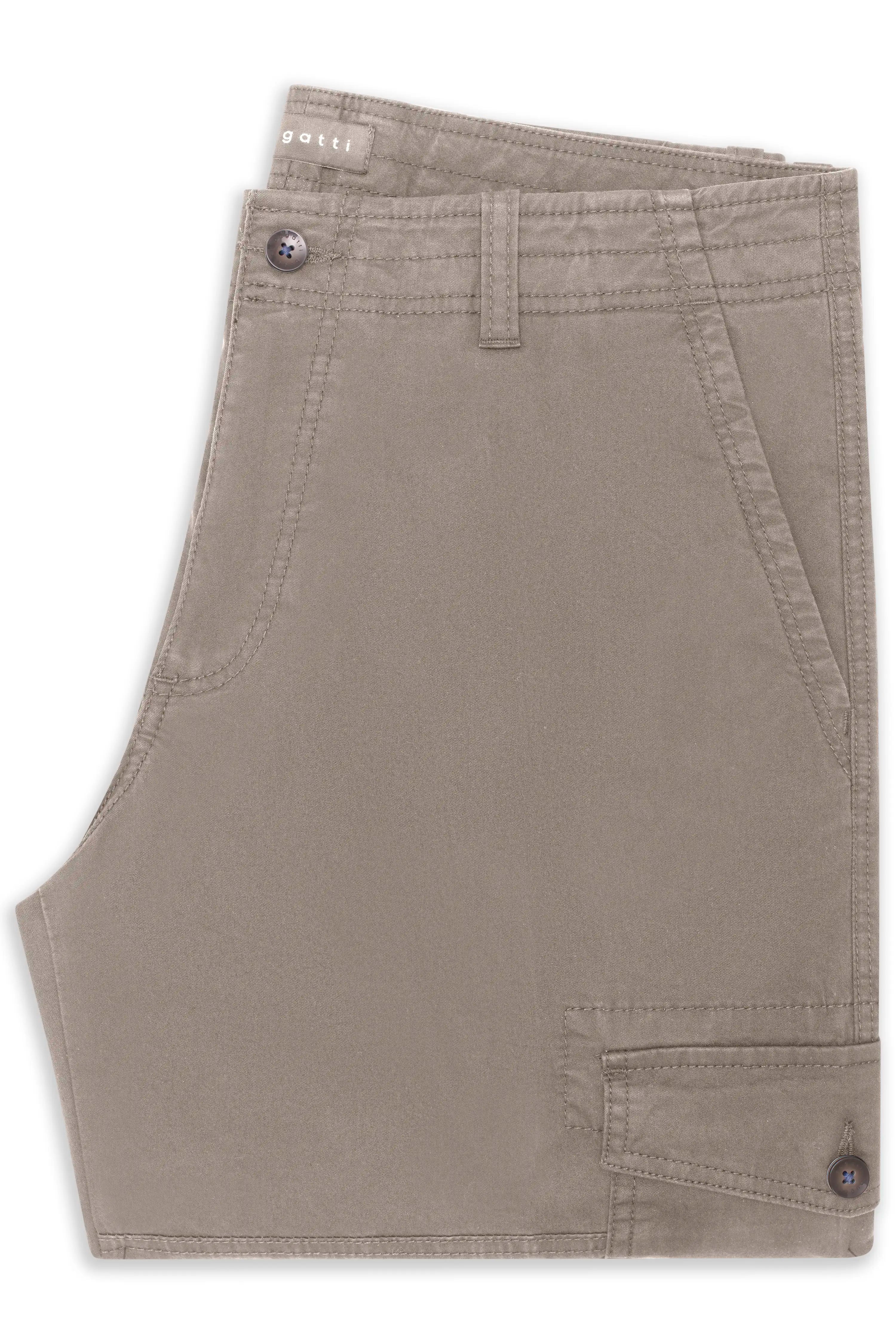 bugatti beige Shorts, legeres Bild, elegantes Design, hochwertige Verarbeitung.