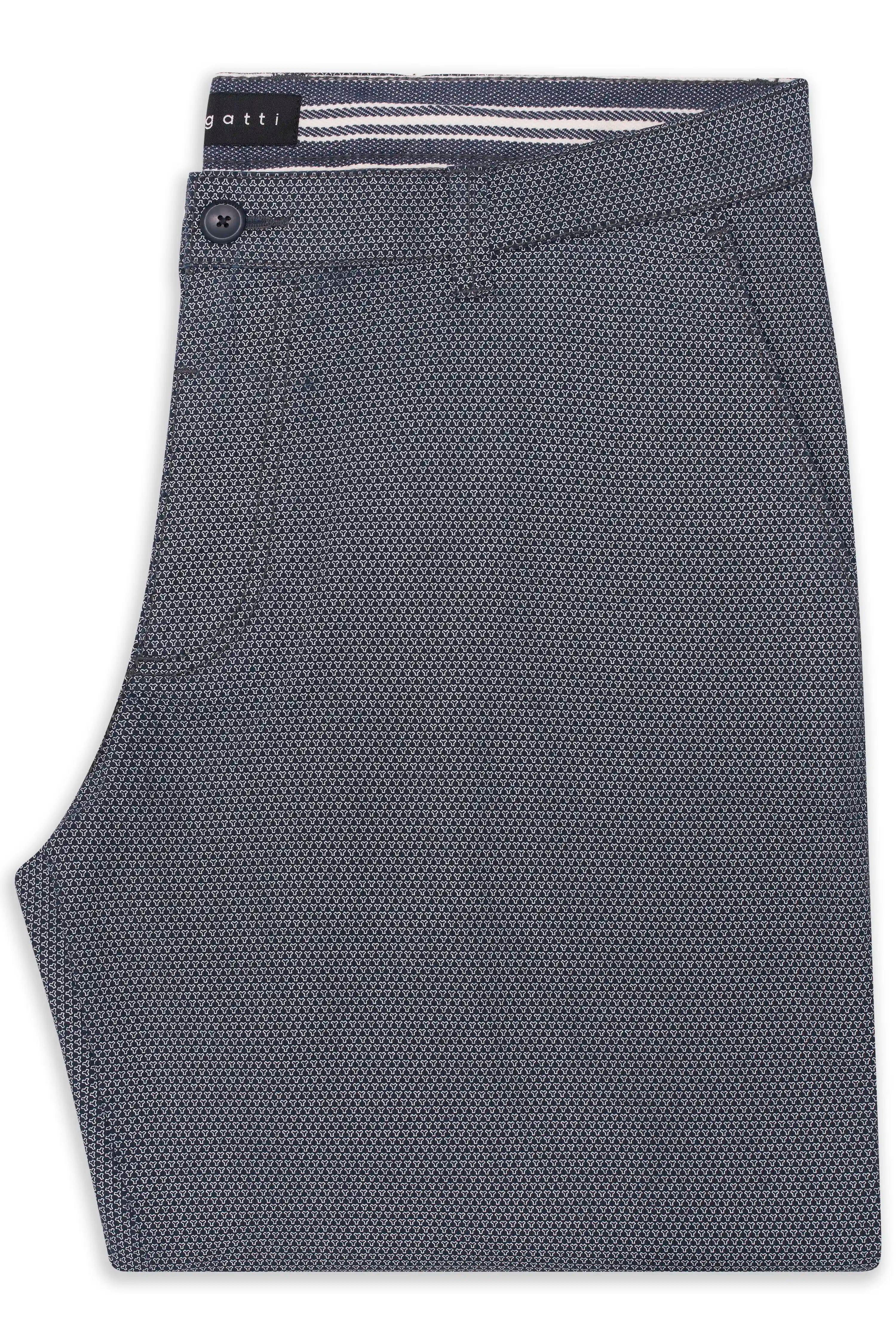 bugatti strukturierte graue Shorts mit feinem Muster, Büstenbild, eleganter Stil.