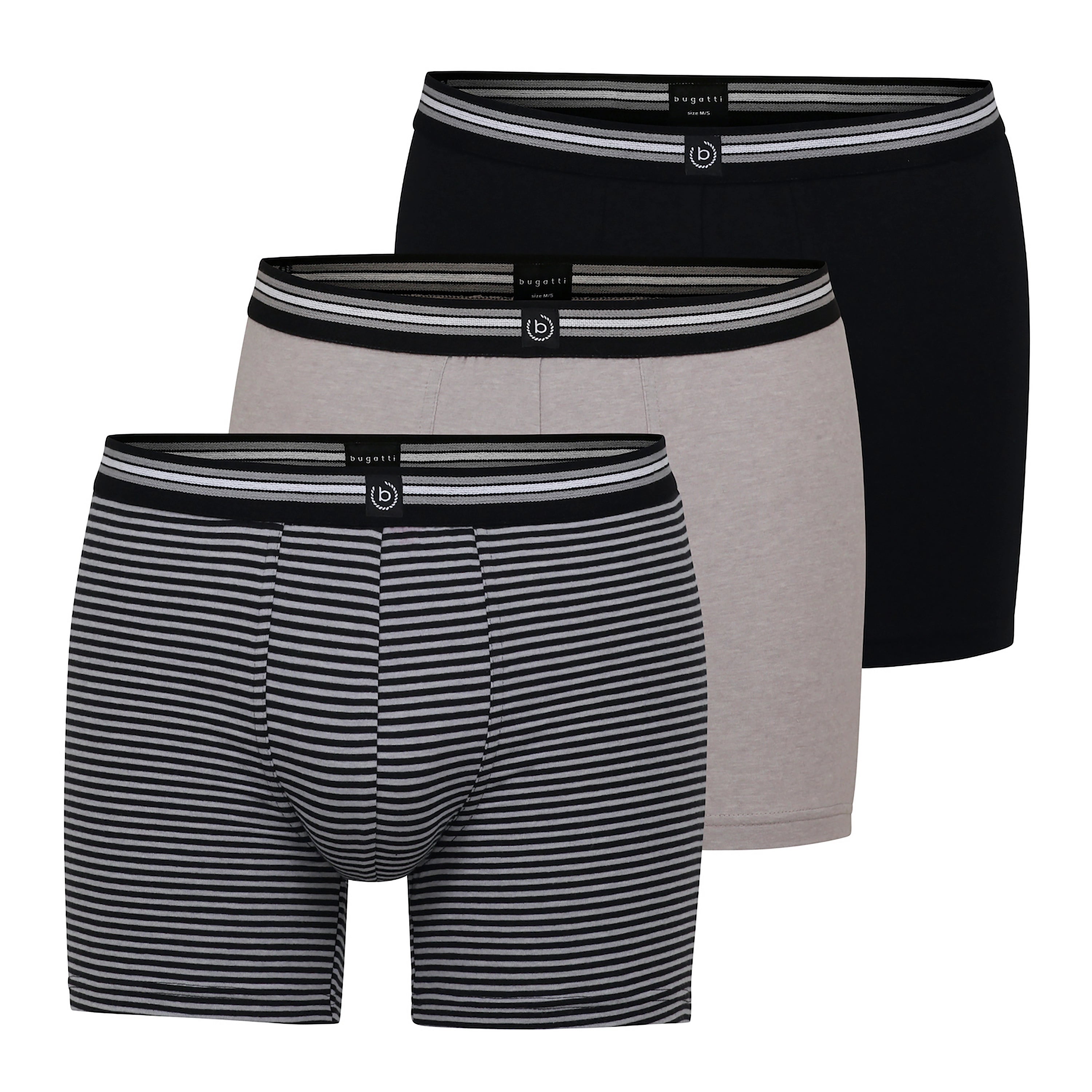 Drei bugatti Boxershorts in Schwarz, Grau und Streifenmuster. Büstenbild.
