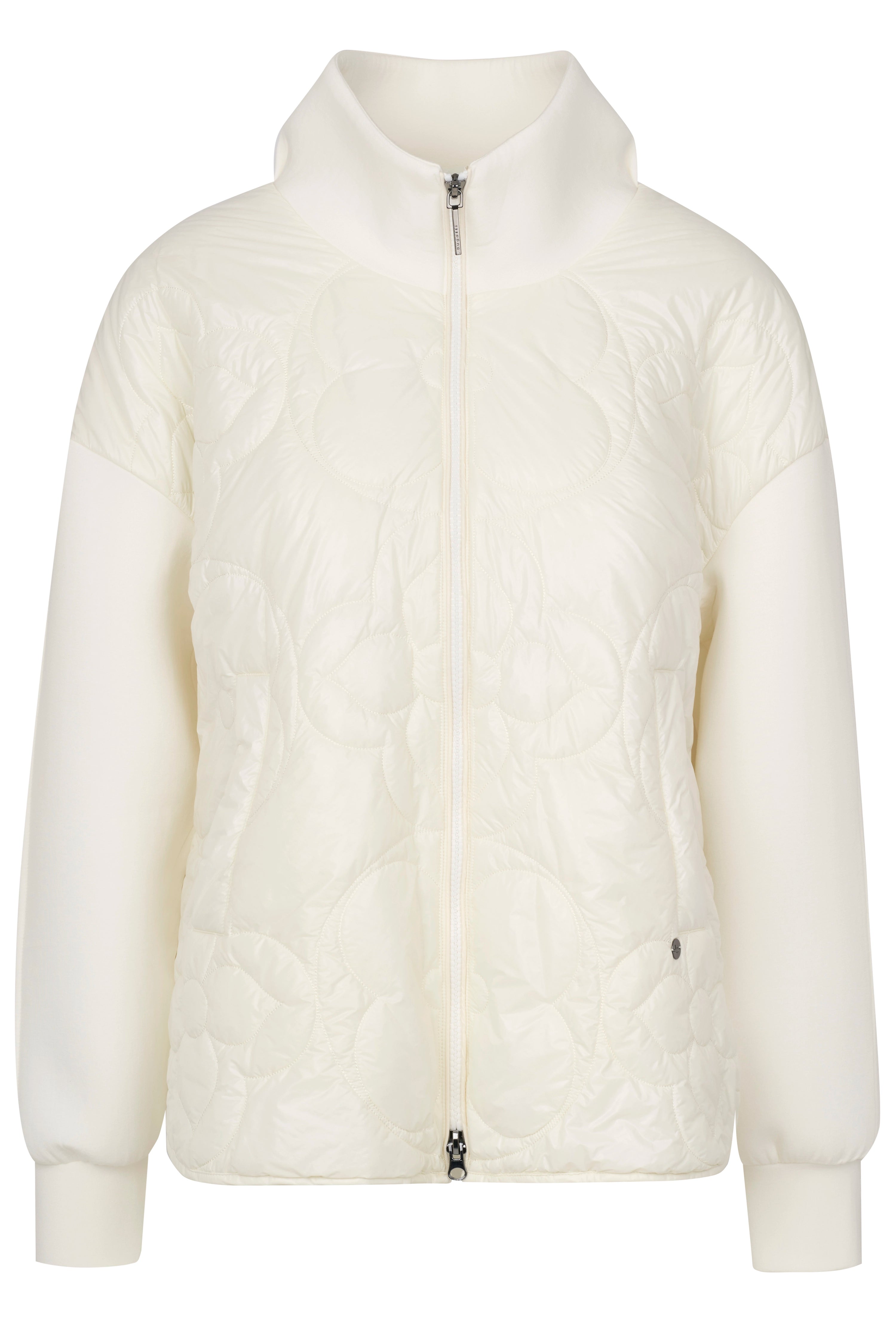 Weiße bugatti Steppjacke, Büstenbild, elegantes Design, hochgeschlossener Kragen, zeitloser Stil.
