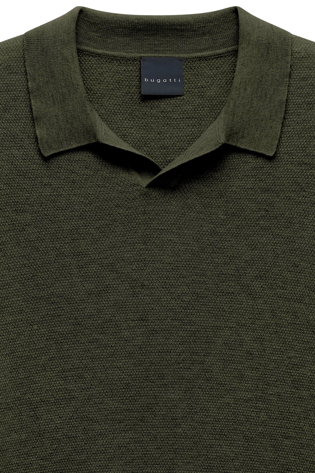 Olivgrüner bugatti Pullover mit Kragen, klassisches Design, Büstenbild.