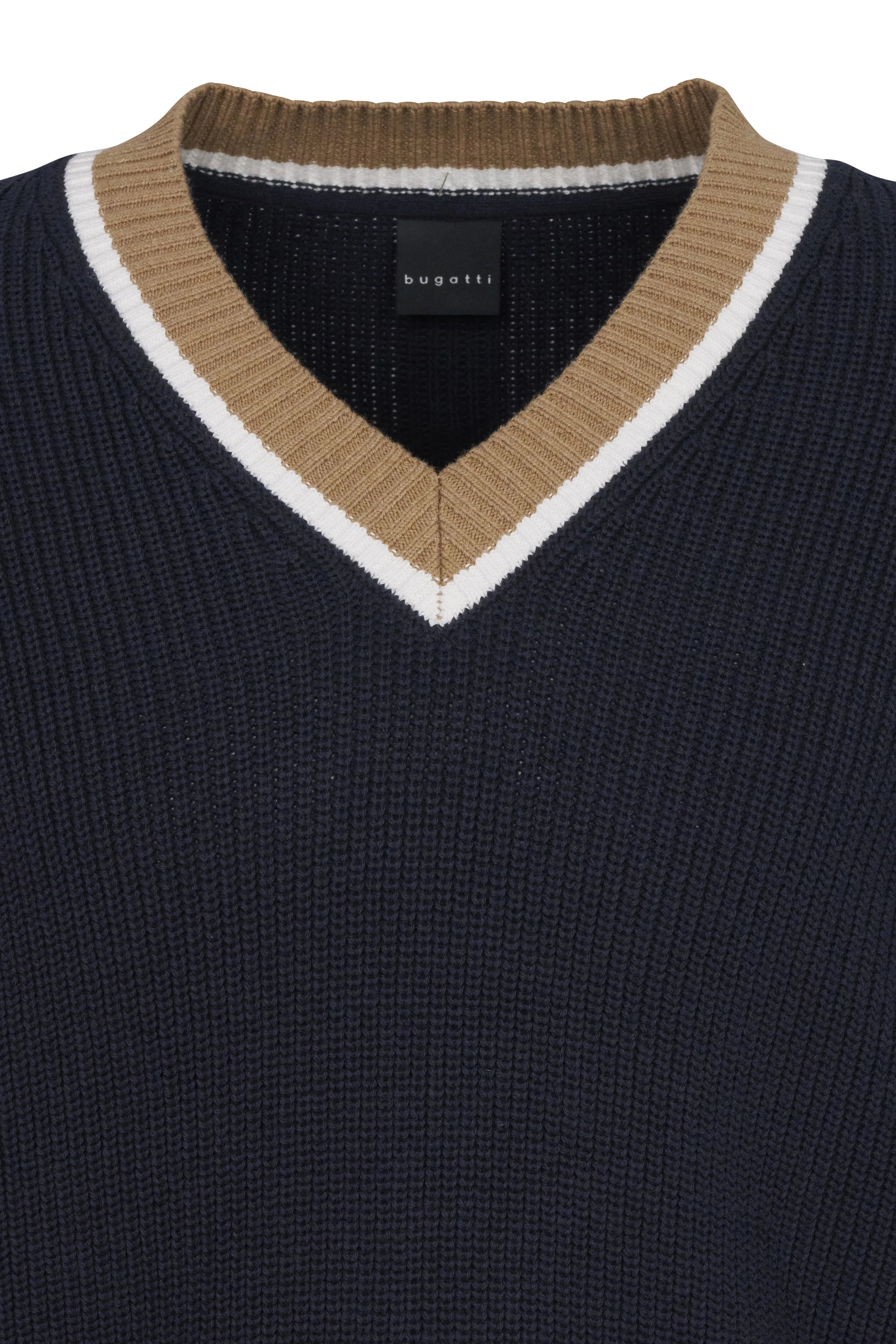 Navy V-Ausschnitt Pullover mit braun-weißem Kragen, bugatti Büstenbild.