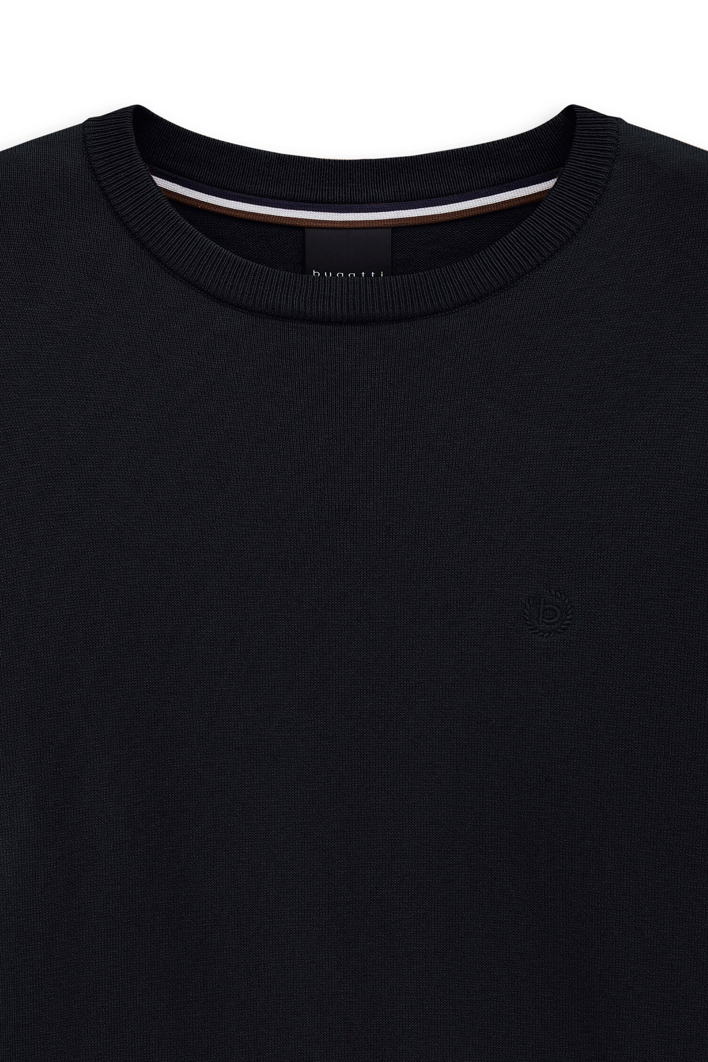 Schwarzer bugatti Pullover, Detailansicht mit Rundhalsausschnitt und feiner Struktur.