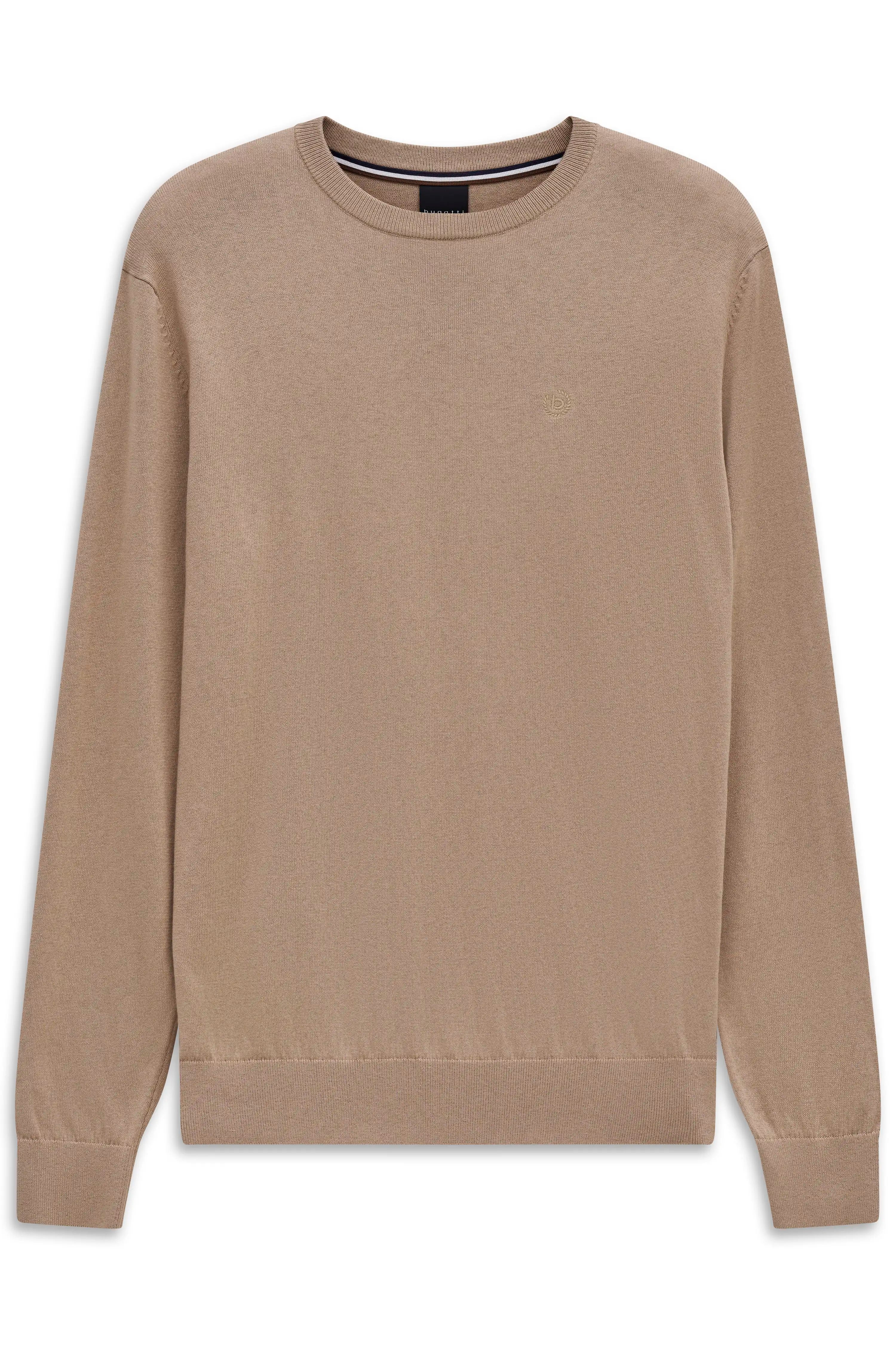 Beigefarbener bugatti Pullover, Langarm, Rundhalsausschnitt, Büstenbild.