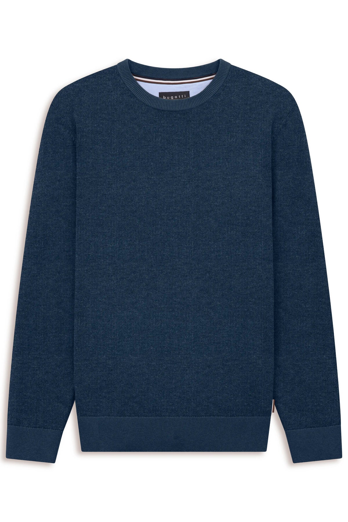 Dunkelblauer bugatti Pullover, glatt gestrickt, Büstenbild.